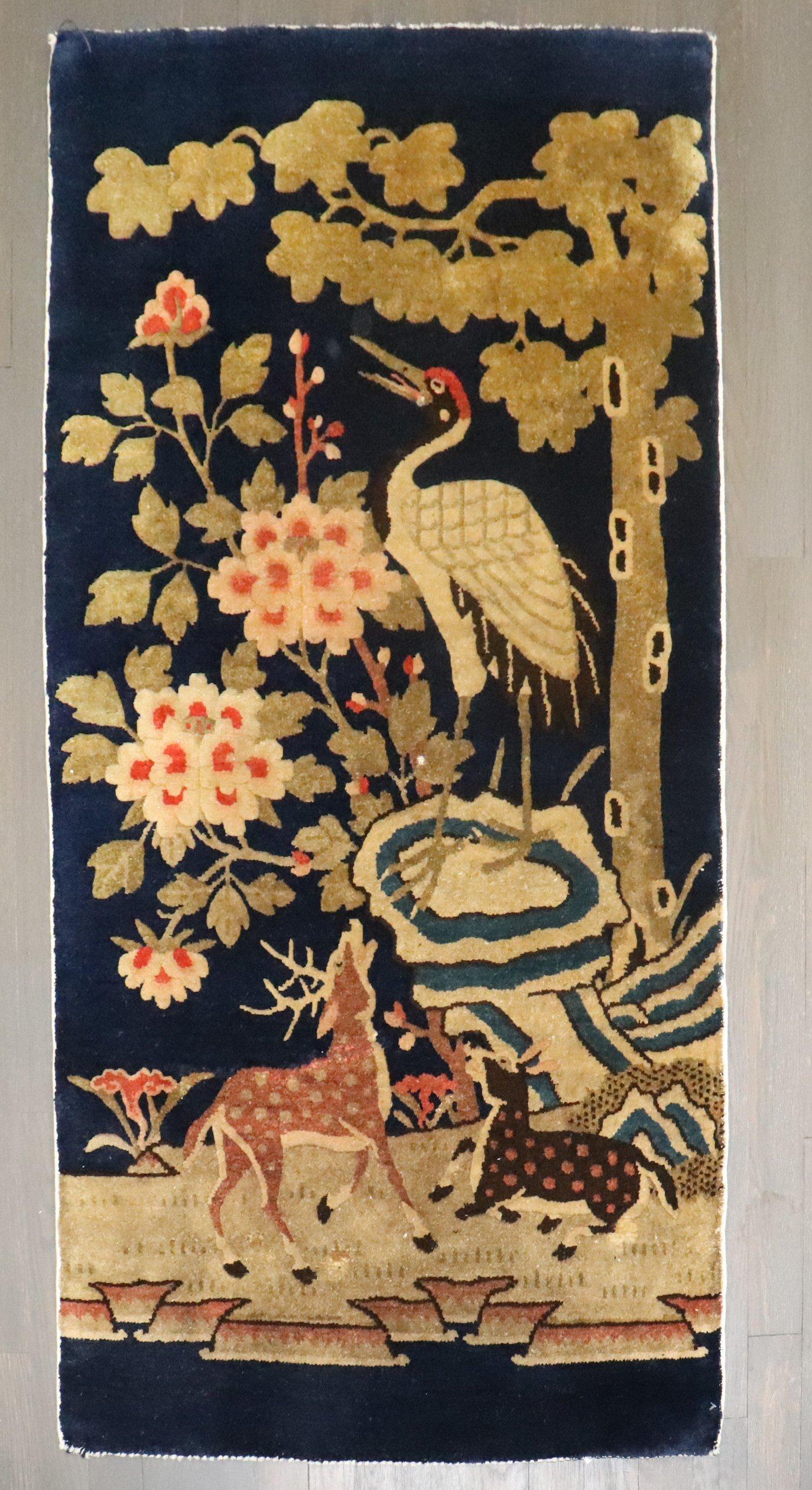 Arte popolare Tappeto Zabihi Collection'S con animali pittorici cinesi dell'inizio del XX secolo in vendita