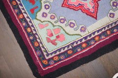 Petit tapis américain « Hooked » coloré de la collection Zabihi