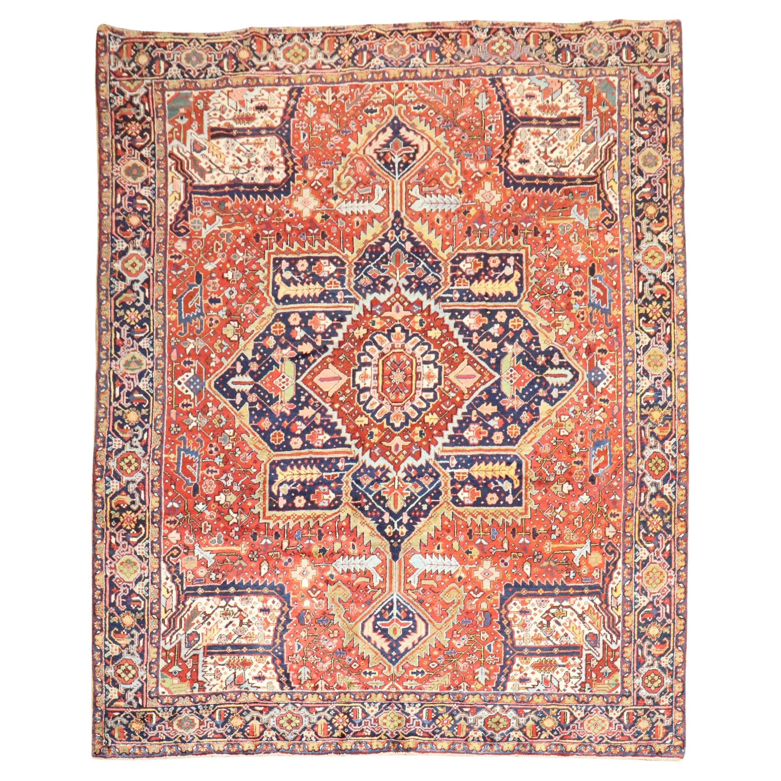Colección Zabihi Alfombra antigua persa Heriz de colores de principios del siglo XX