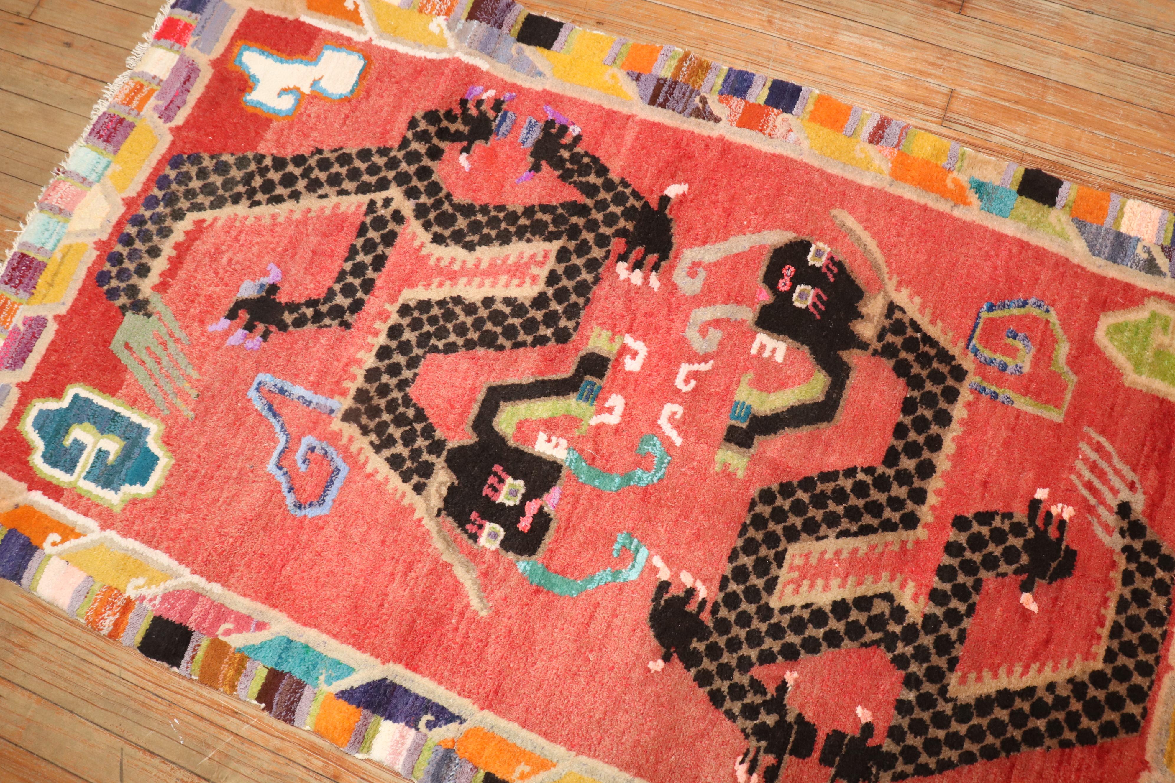 Tibetischer Vintage-Teppich der Zabihi-Kollektion mit buntem Drachen (Wolle) im Angebot