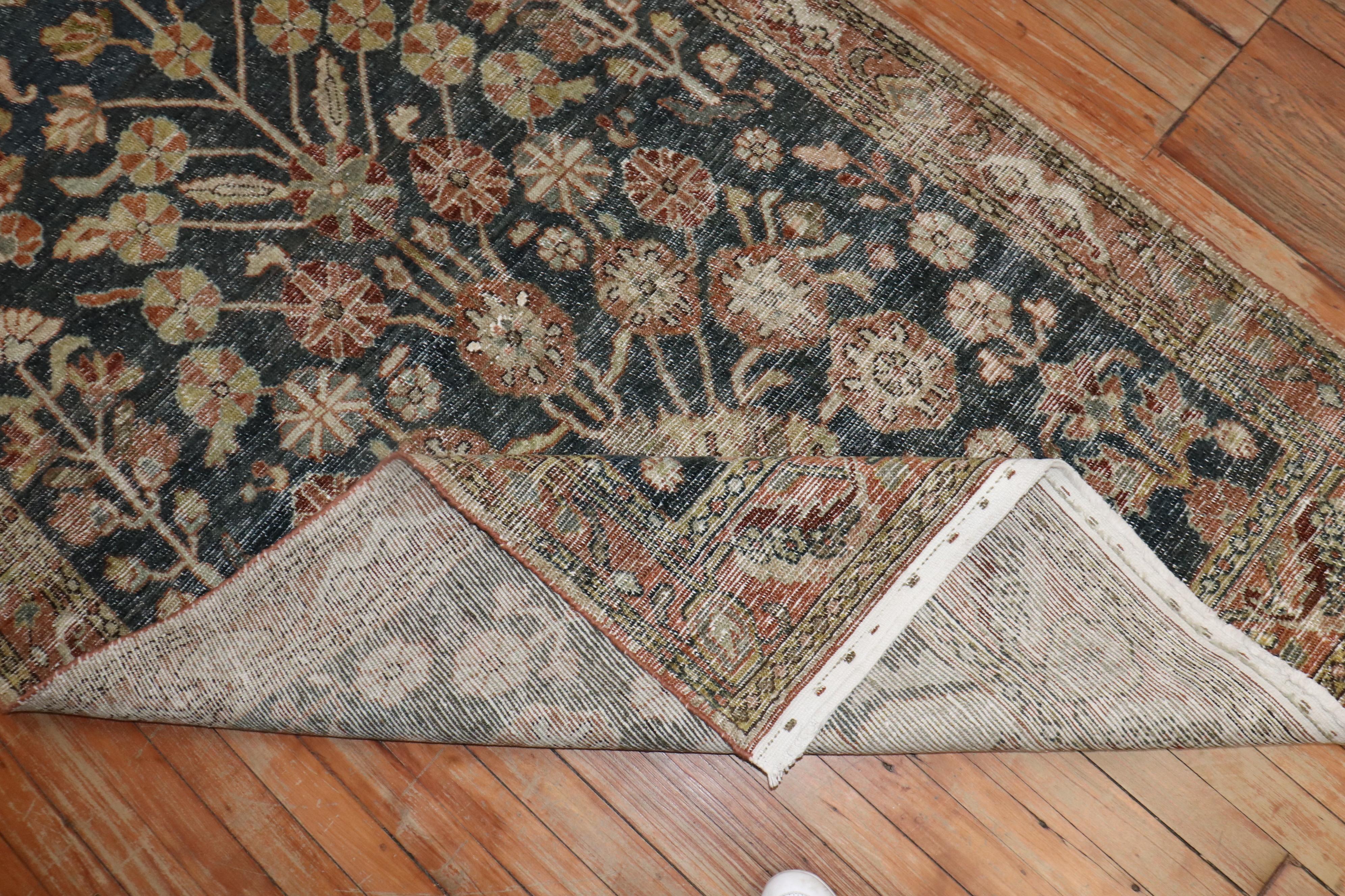 ein persischer Malayer aus den 1920er Jahren, getragen als formaler Läufer

Einzelheiten
Teppich nein.	j3133
Größe	4' x 13' 7