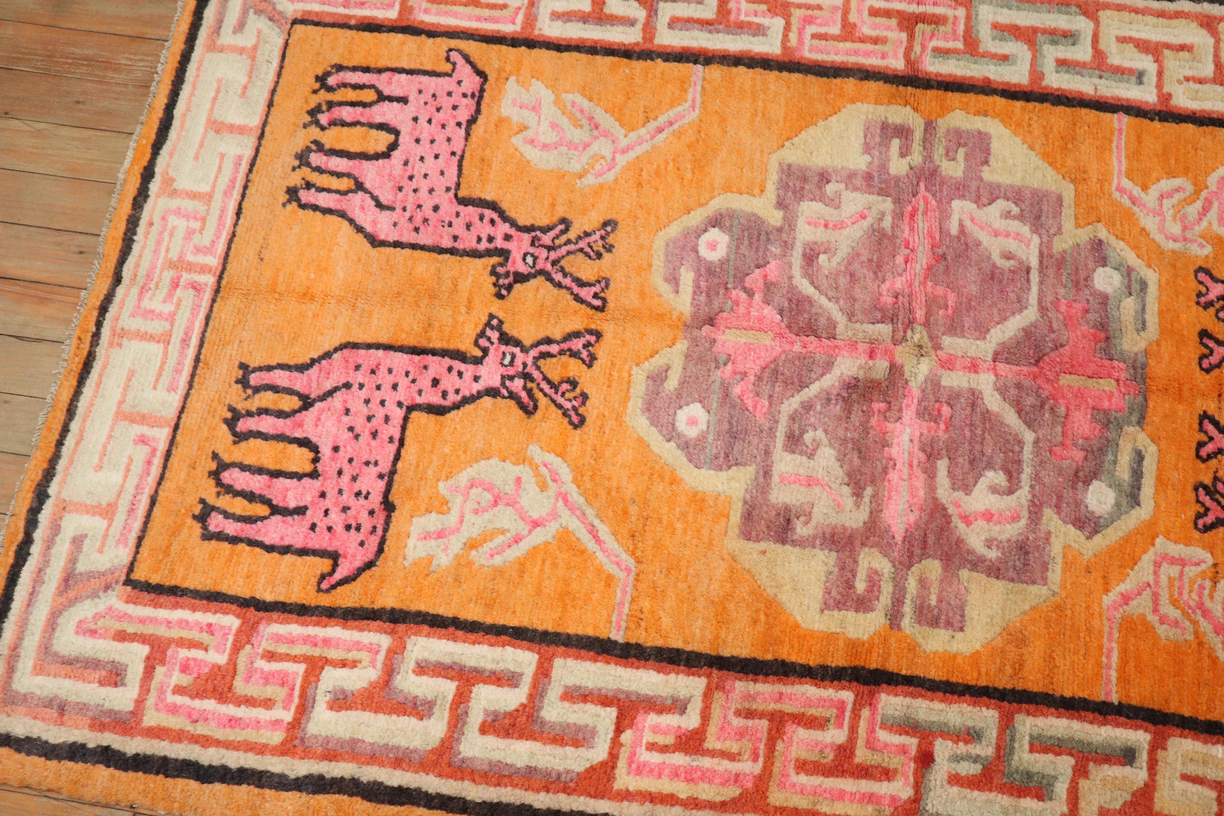 Zabihi Collection Deer Tibetan Floral Pictorial Rug (Handgewebt) im Angebot