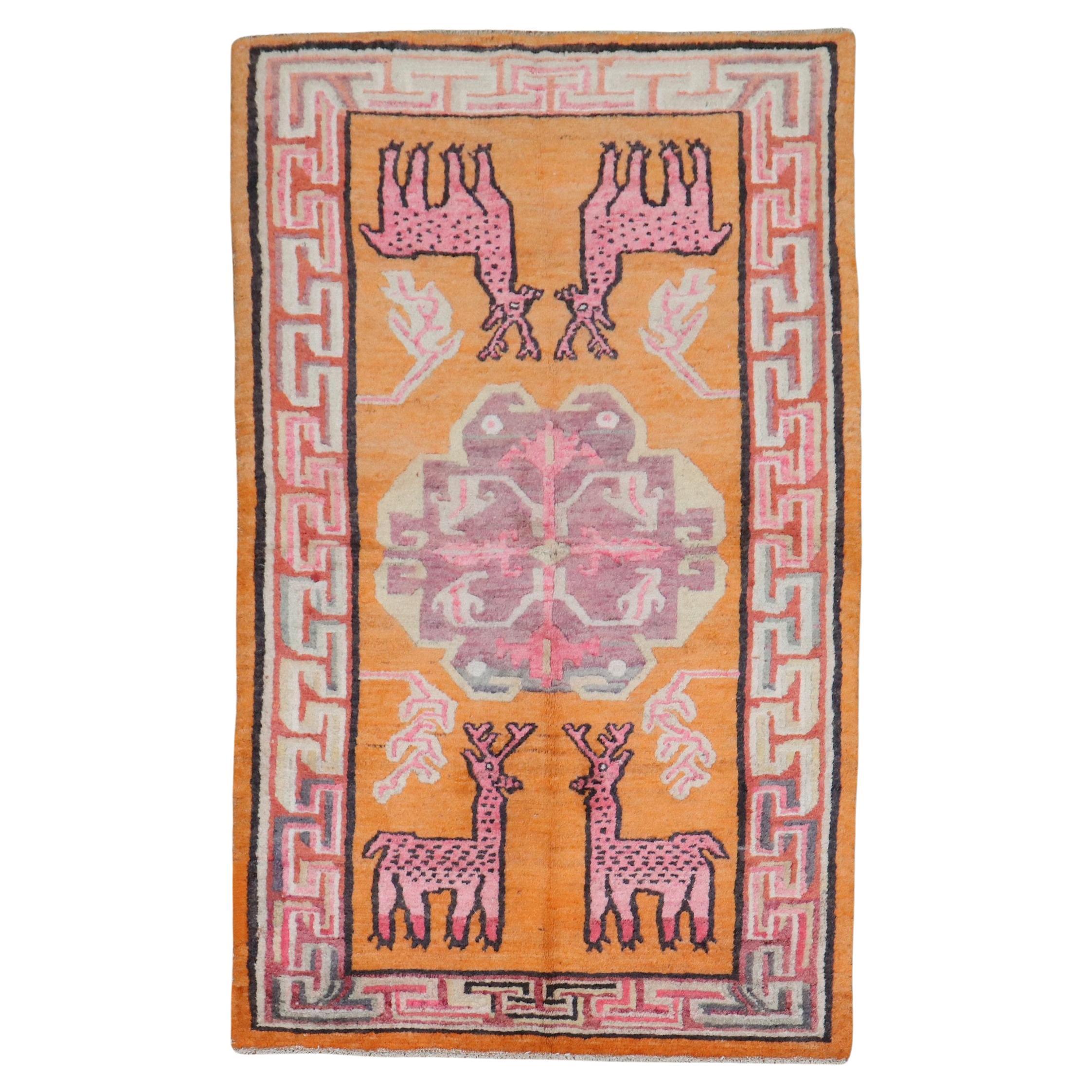 Tappeto con disegni floreali tibetani di Zabihi Collection Deer