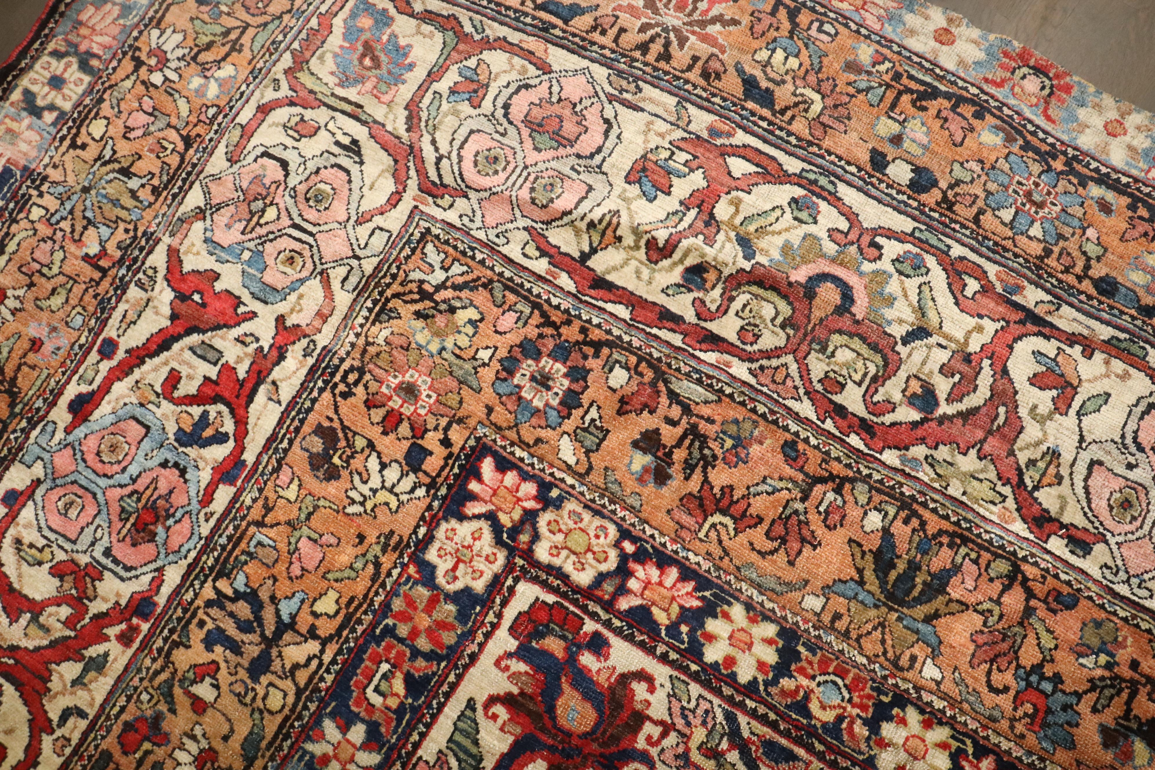 Zabihi Collection Dramatic Grande Tappeto Persiano Antico Bakhtiari In condizioni buone in vendita a New York, NY
