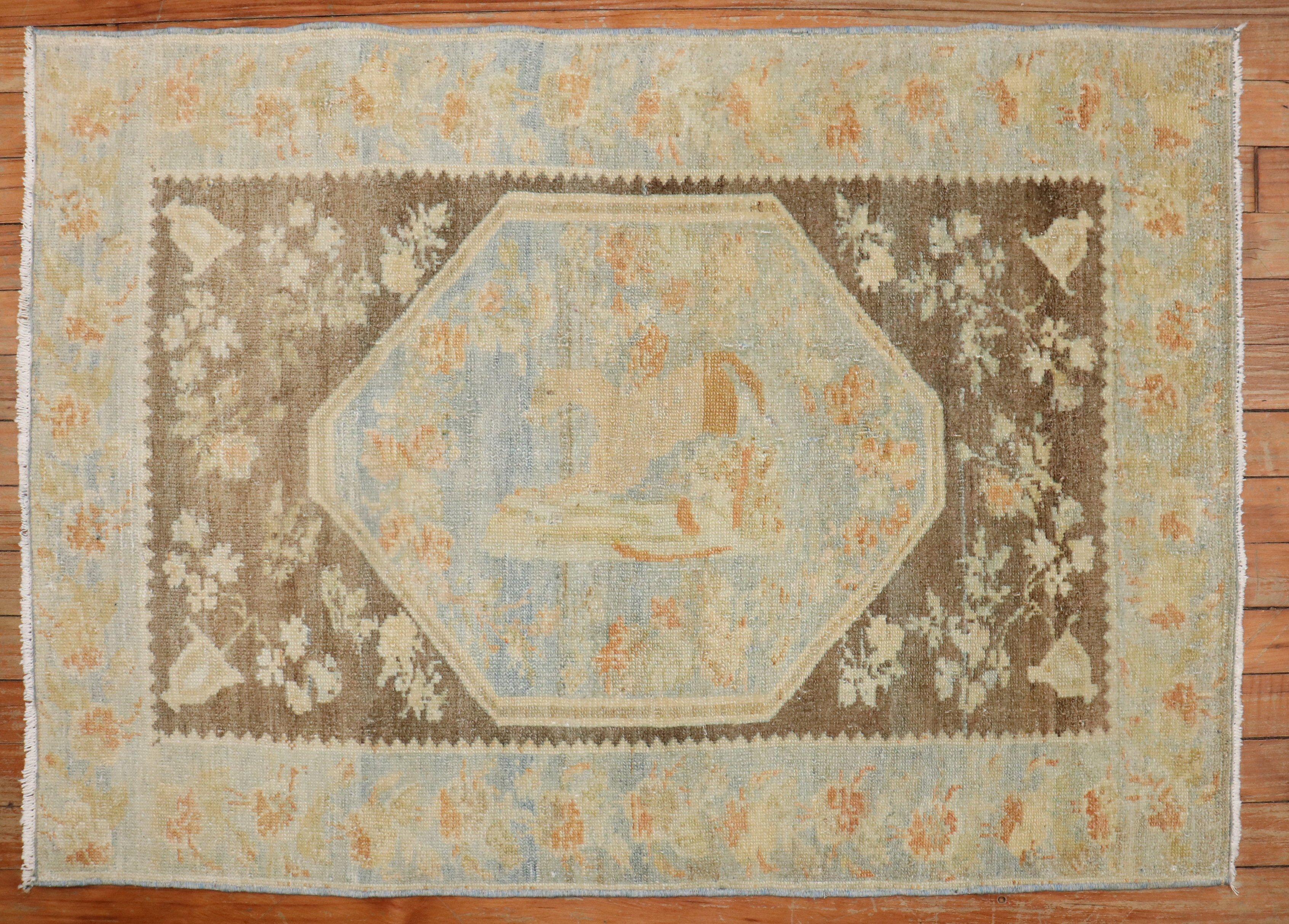 Highly decorative scatter size 1st quarter of the 20th century kurd pictorial rug. 

Rug no. r5828
Size 2'6