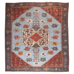 Zabihi Kollektion Dramatischer quadratischer antiker persischer Bakhtiari-Teppich in Zimmergröße