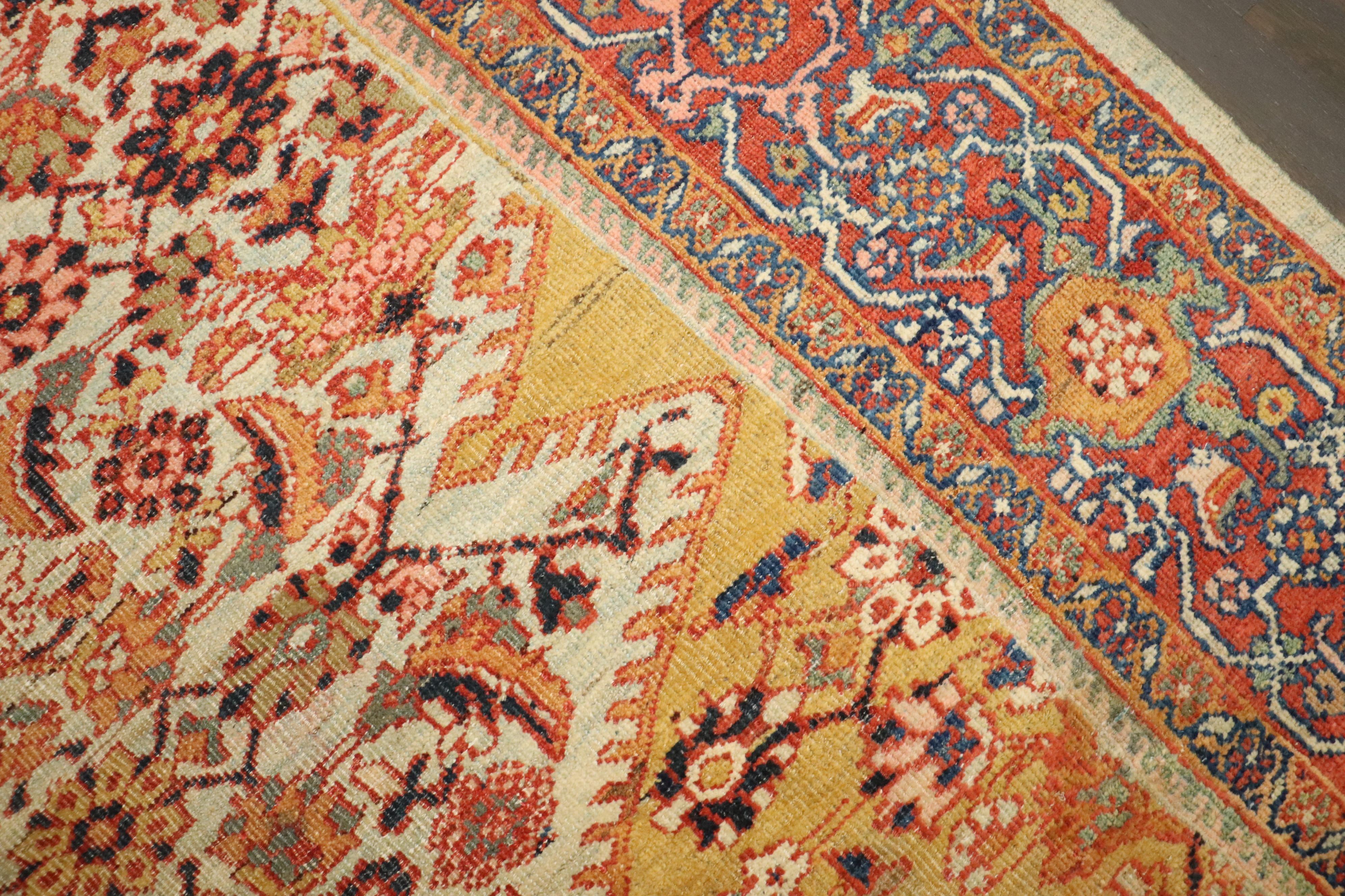 Zabihi Collection Dramatic Square Size Mahal Sultanabad Rugs in vendita 3