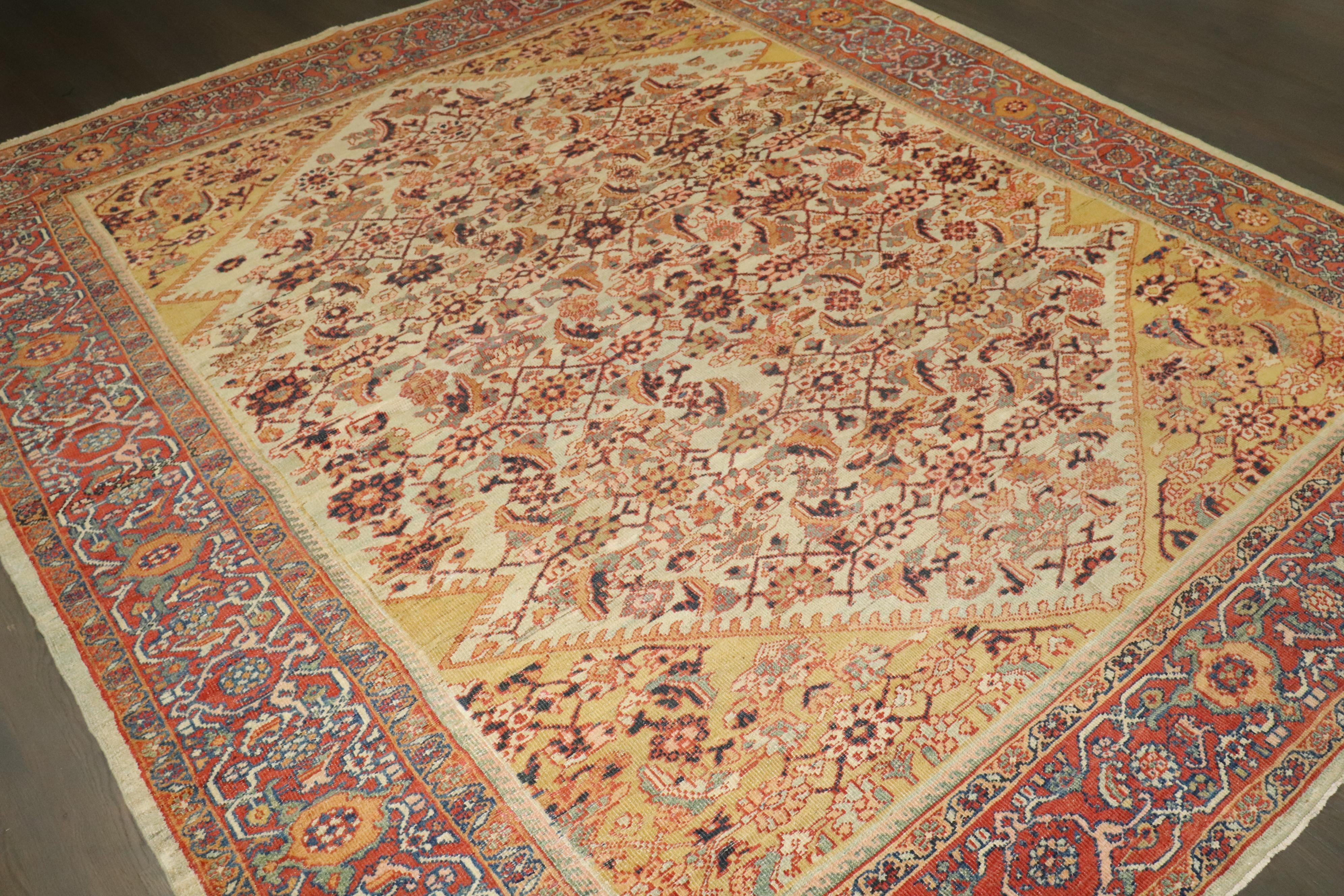 XX secolo Zabihi Collection Dramatic Square Size Mahal Sultanabad Rugs in vendita