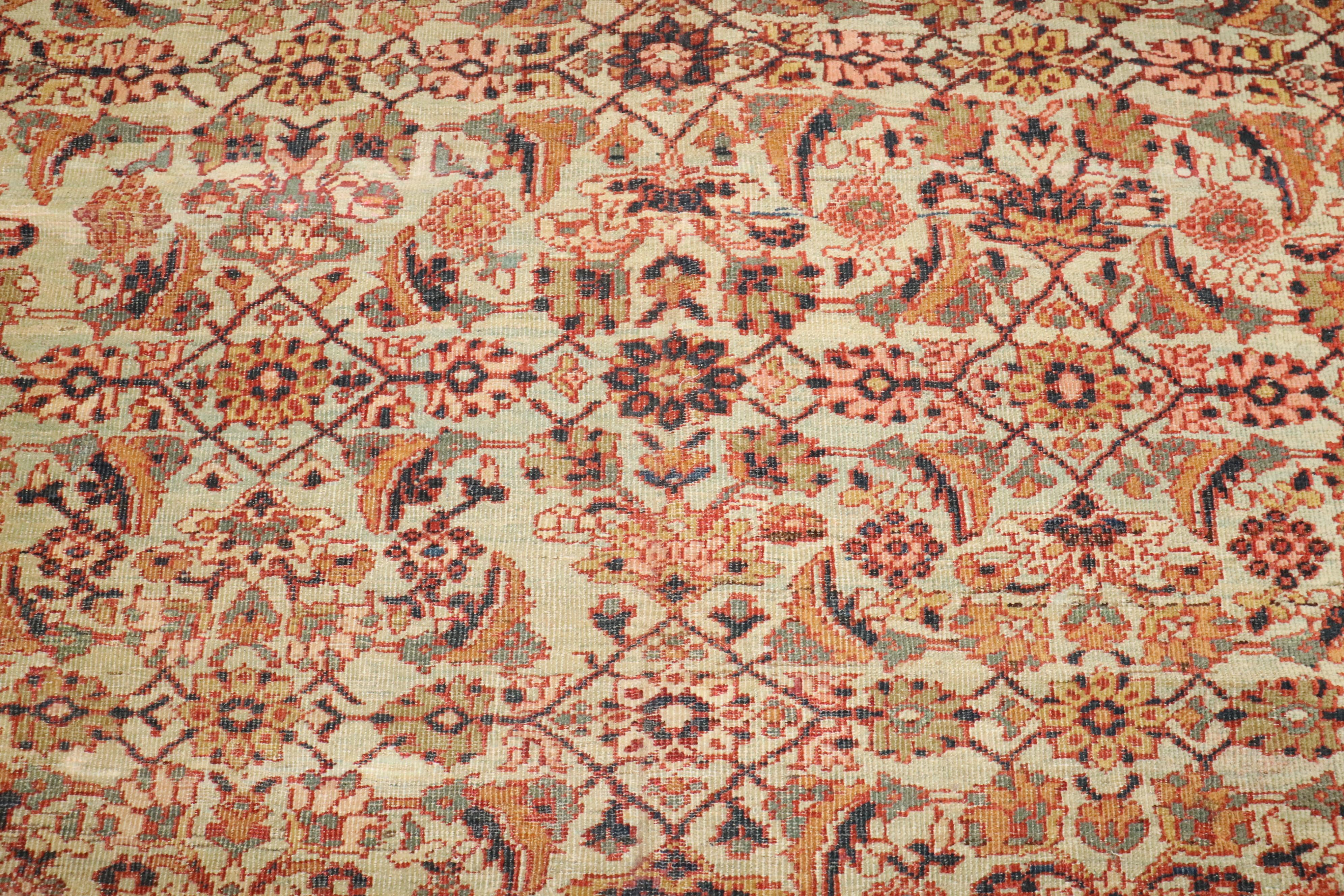 Lana Zabihi Collection Dramatic Square Size Mahal Sultanabad Rugs in vendita