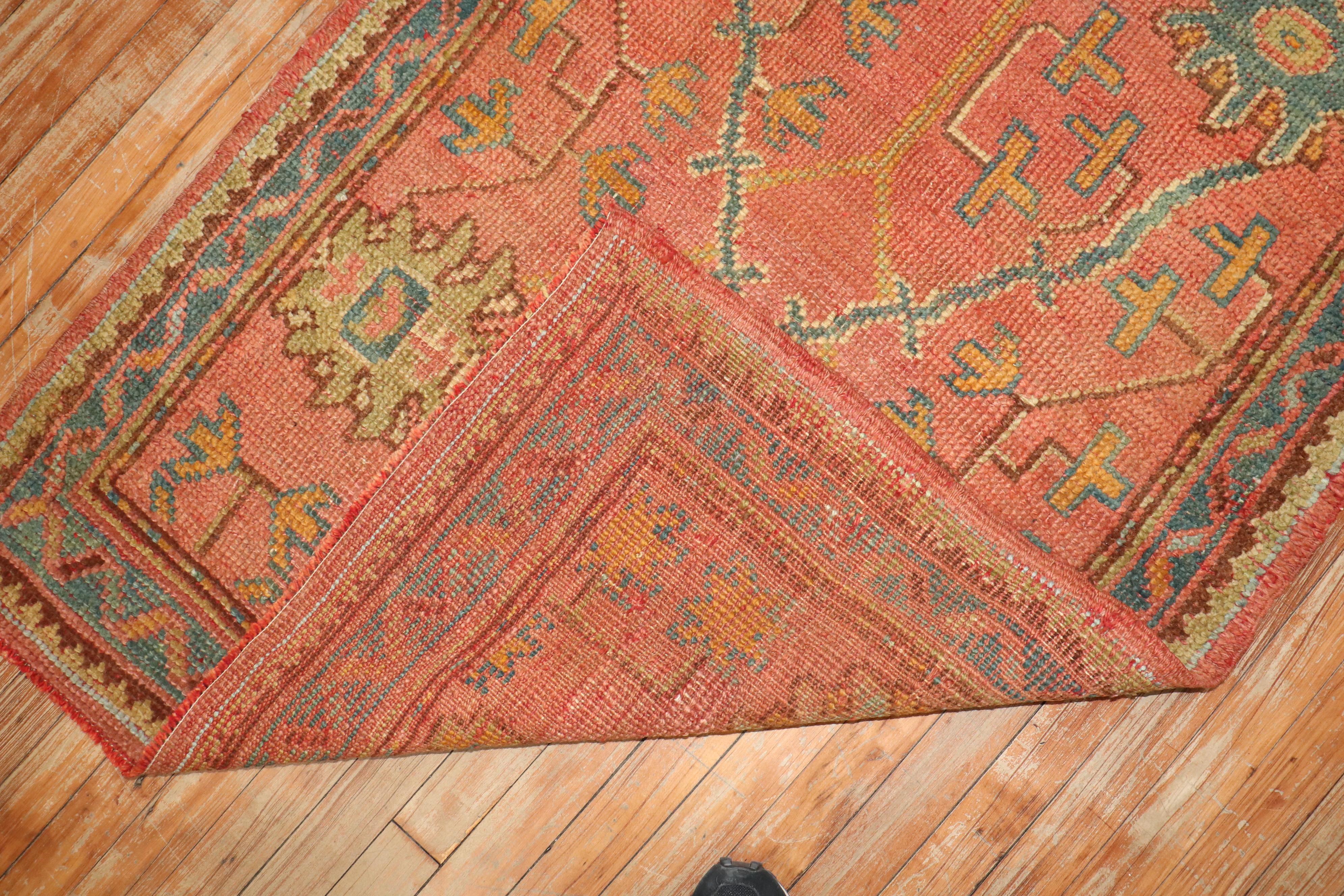 Tissé à la main Collection S S du début du 20e siècle Couloir Oushak turc orange de Zabihi en vente