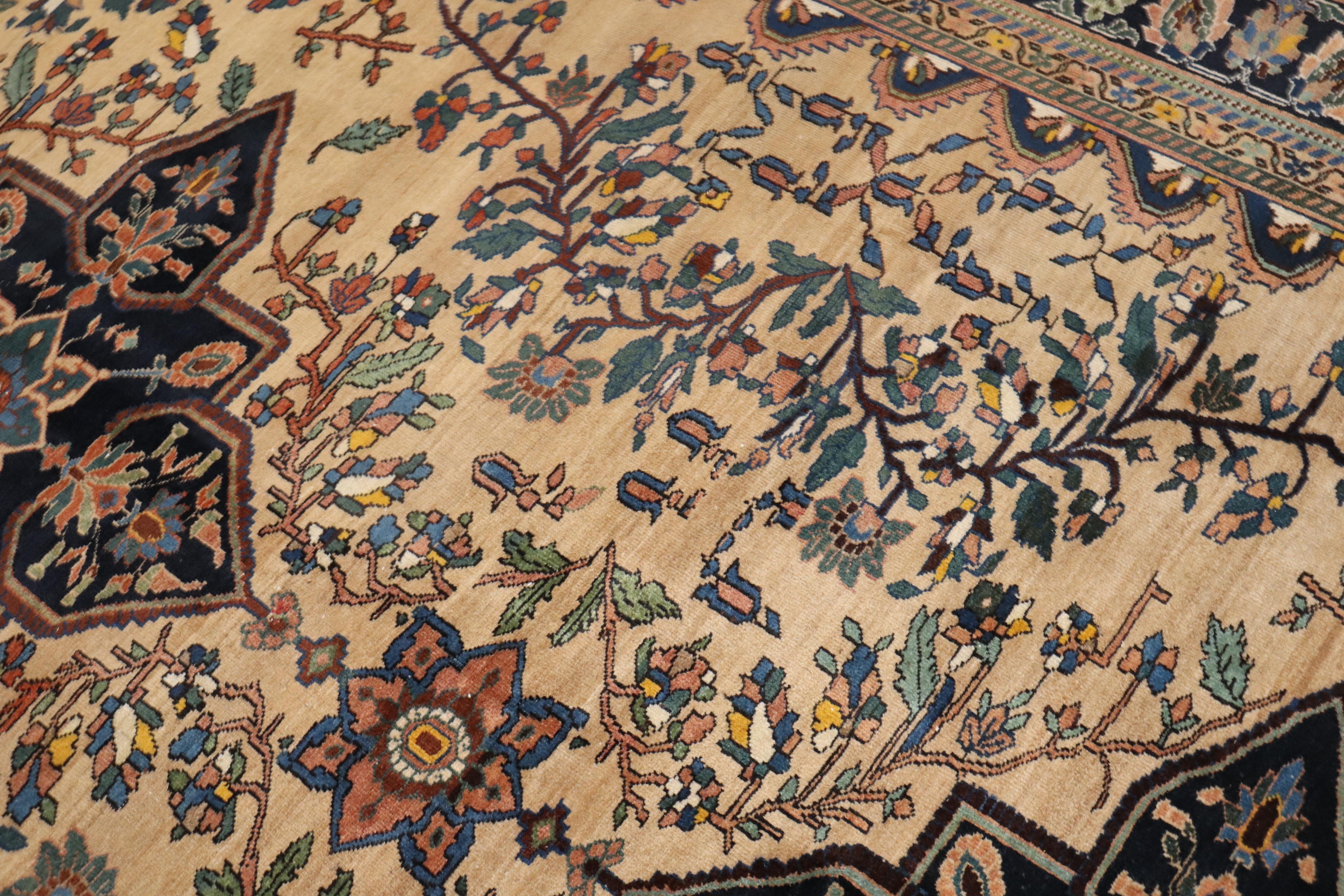 Zabihi Collection Early 20th Century Qashqai Rare Small Room Size Rug For Sale 3