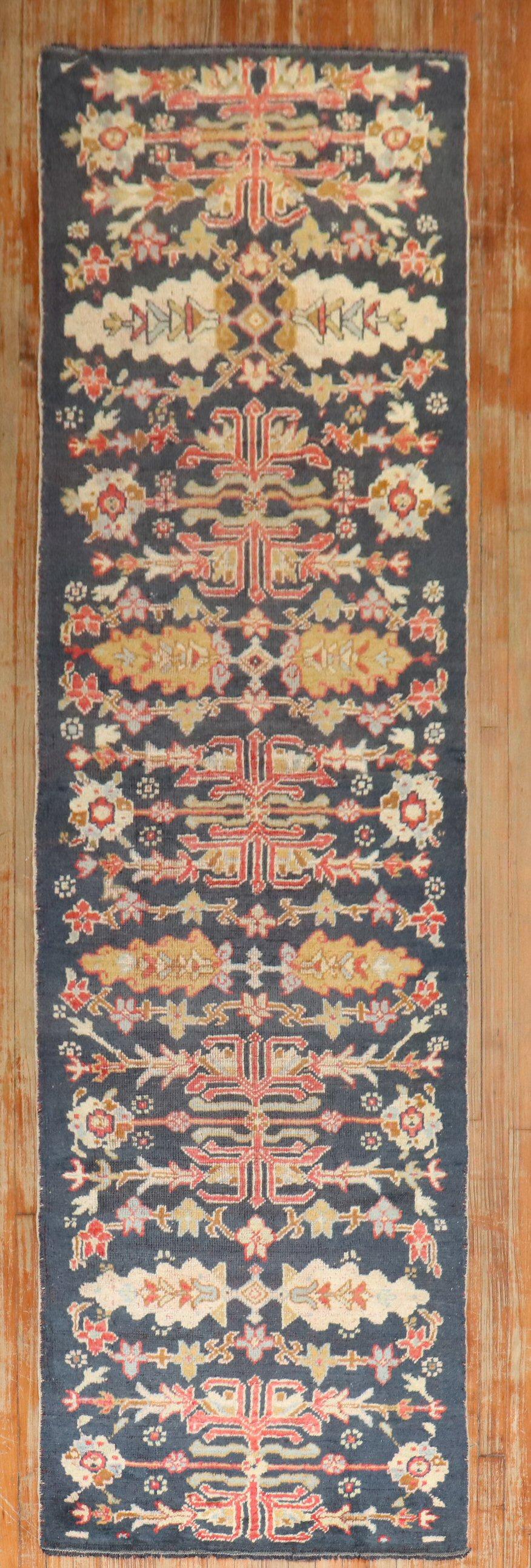 Runner Oushak turco dei primi del Novecento della Collezione Zabihi In condizioni buone in vendita a New York, NY