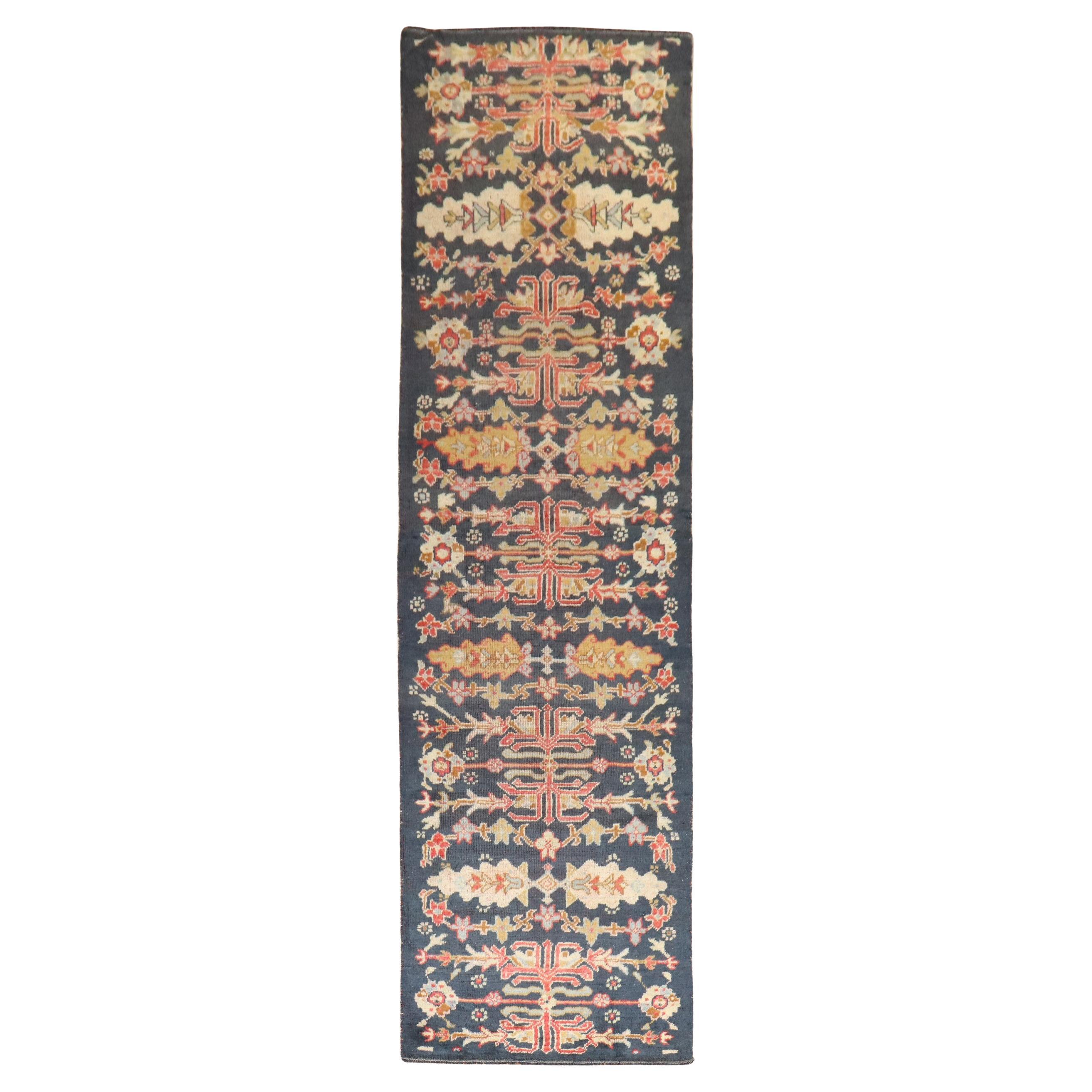 Zabihi Collection Frühes 20. Jahrhundert Türkischer Oushak Läufer