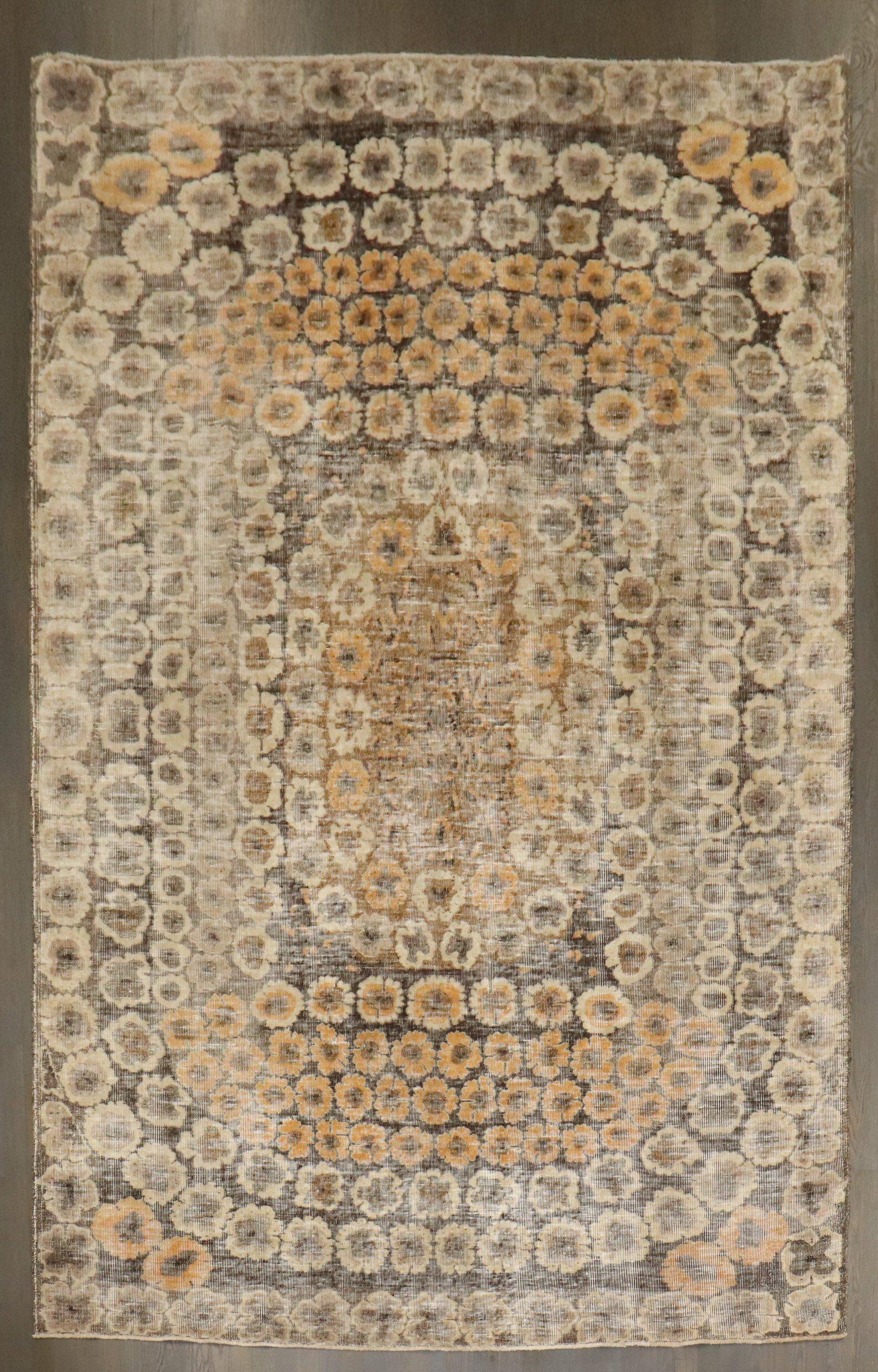 Colección Zabihi Alfombra turca ecléctica deco Zeki Muren en Bastante bueno estado para la venta en New York, NY