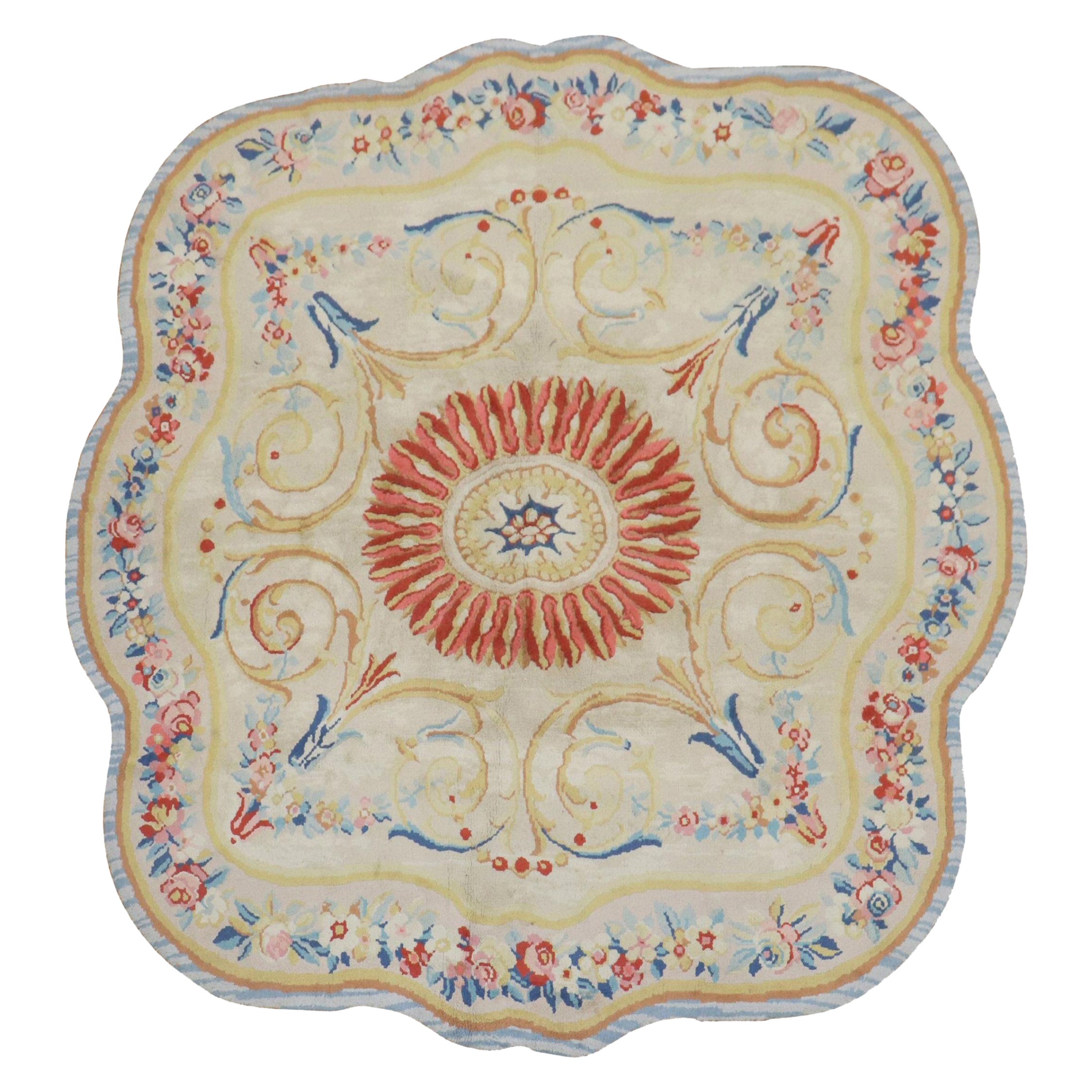 Zabihi Collection Europäischer Savonnerie-Teppich in Achteckform im Angebot