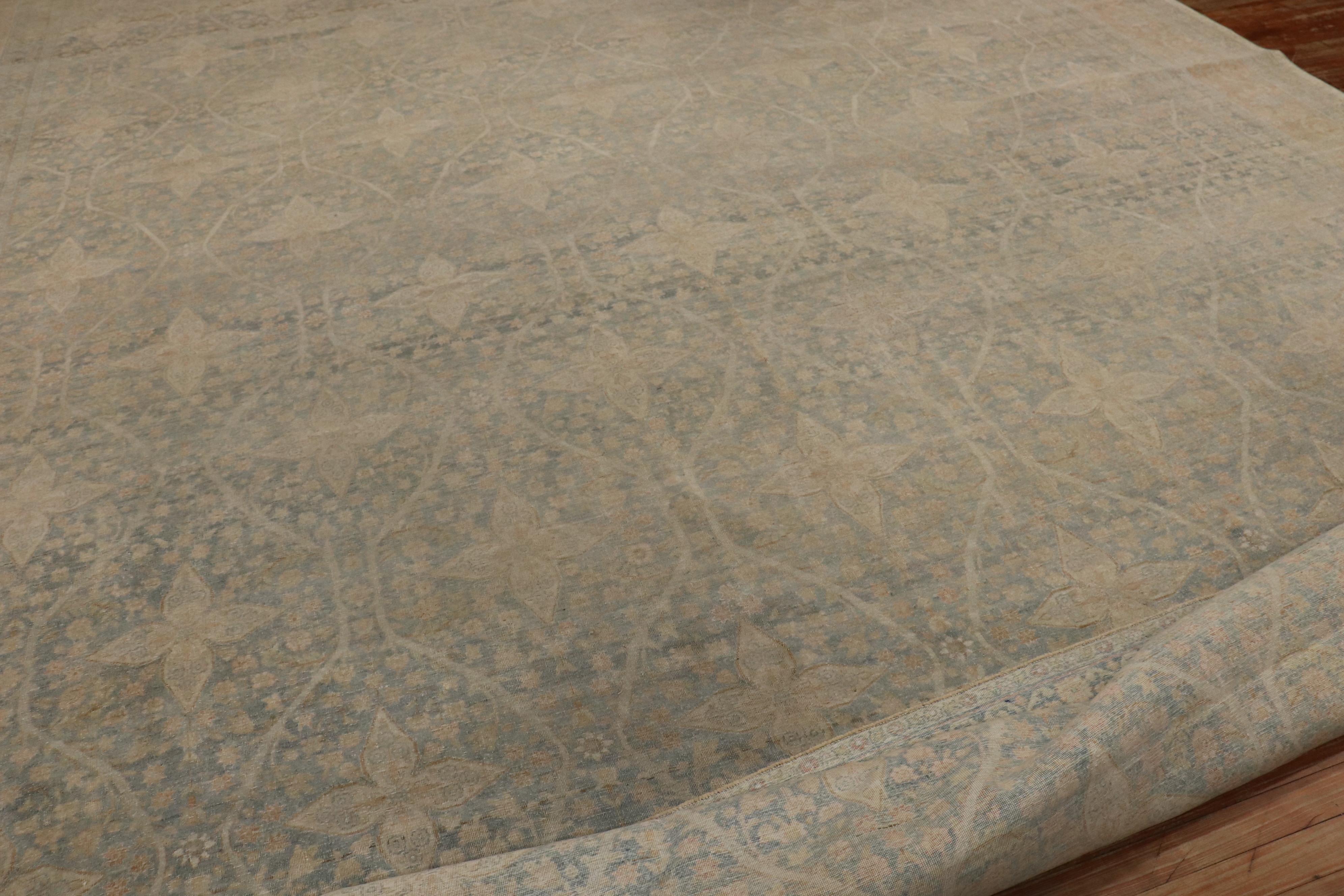 Zabihi Kollektion Exquisite Oversize Antiker persischer Kerman-Teppich in Übergröße  (Persisch) im Angebot