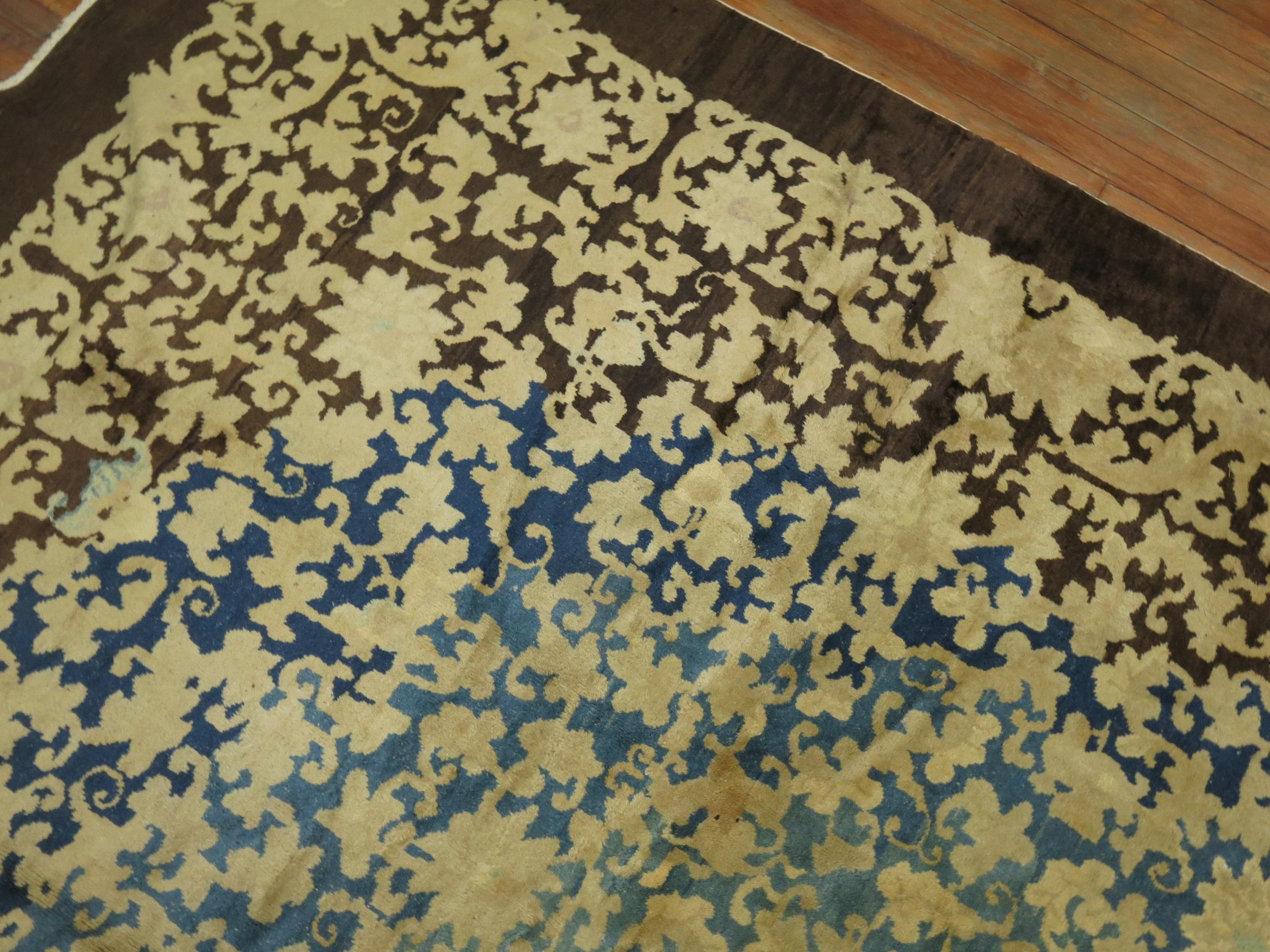 Zabihi Collection Floral Antique Chinee Rug In Good Condition For Sale In New York, NY