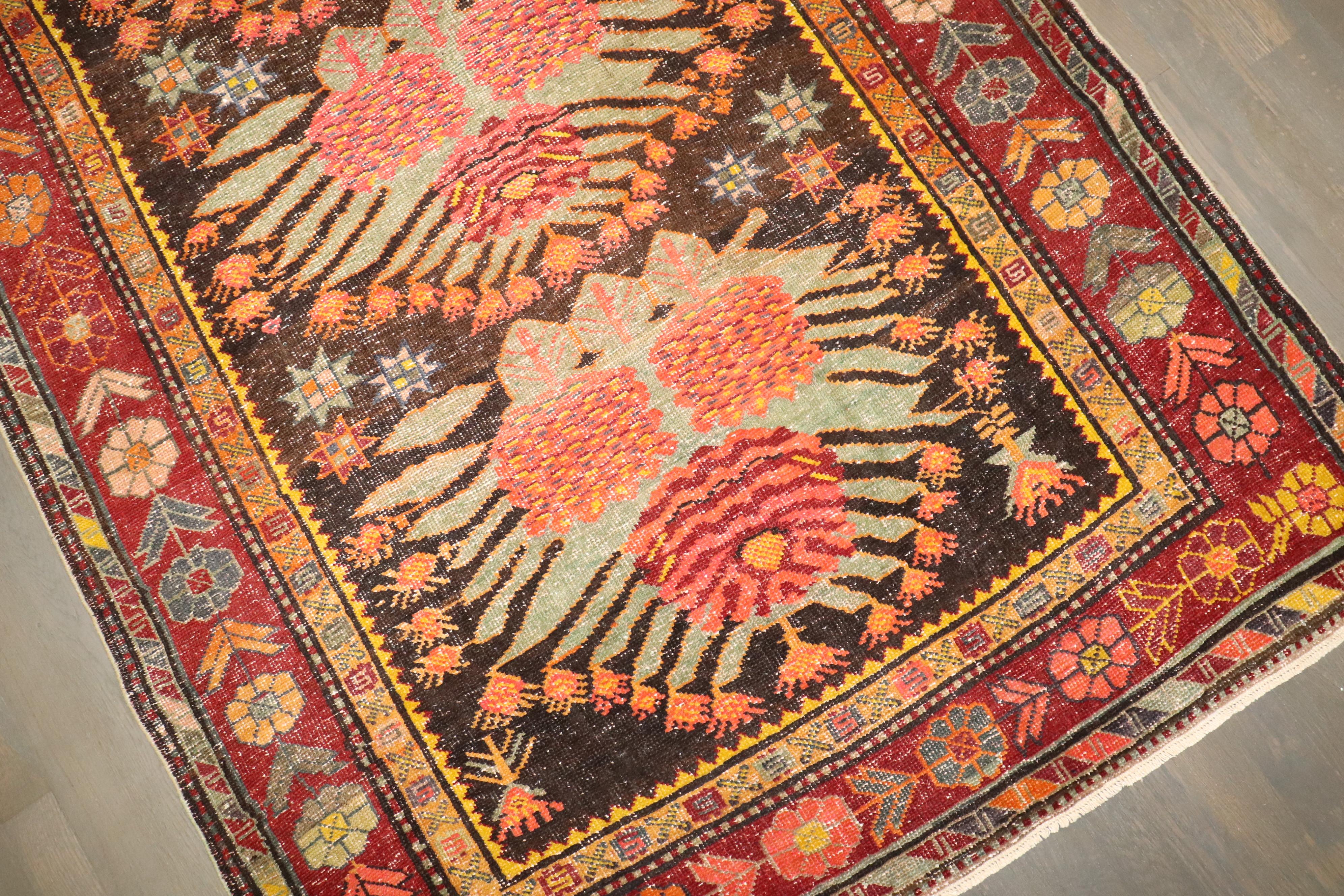 XX secolo Tappeto Zabihi Collection Floral Karabagh in vendita