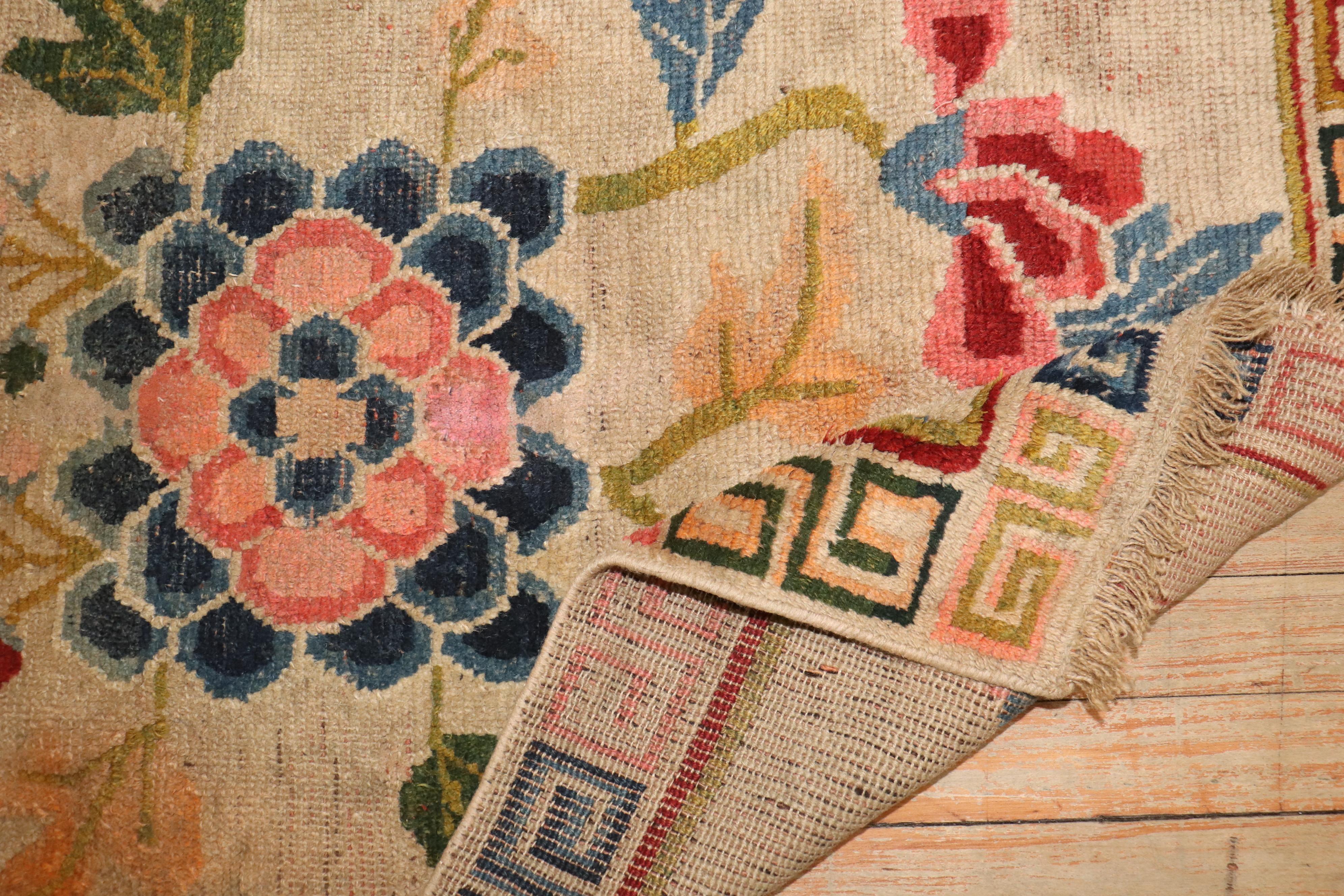 Tappeto tibetano floreale di dimensioni accenti del  metà del XX secolo

Dettagli
rug no.	j3879
dimensione	2'8