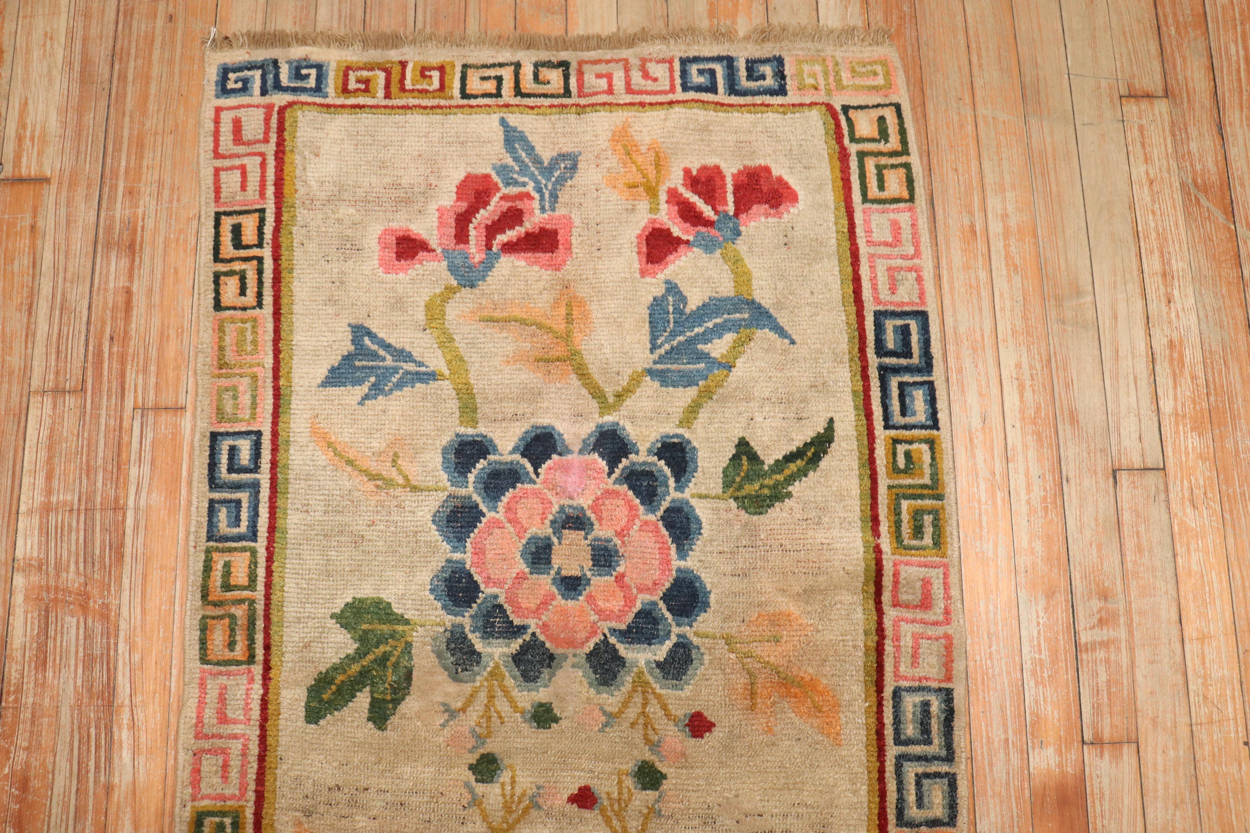 Tappeto tibetano vintage Zabihi Collection'S Floral Scatter In condizioni buone a New York, NY