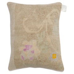Coussin d'Oushak collection Zabihi à motifs floraux