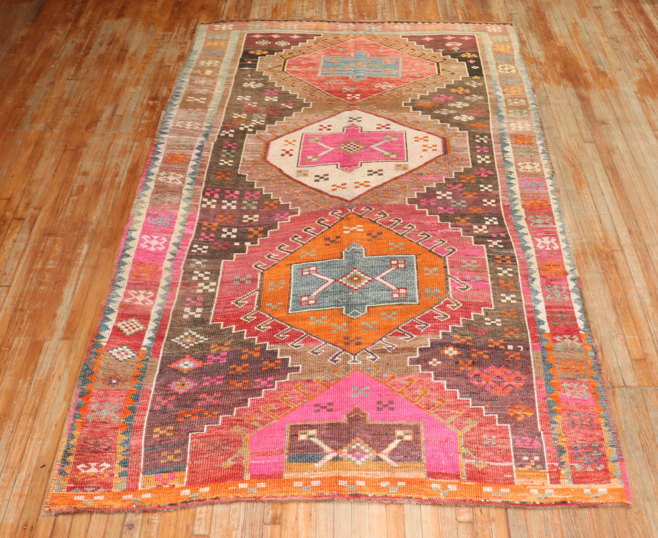 Mid 20th century Turkish Kars rug with a large-scale design in fun colors

Measures: 6'7