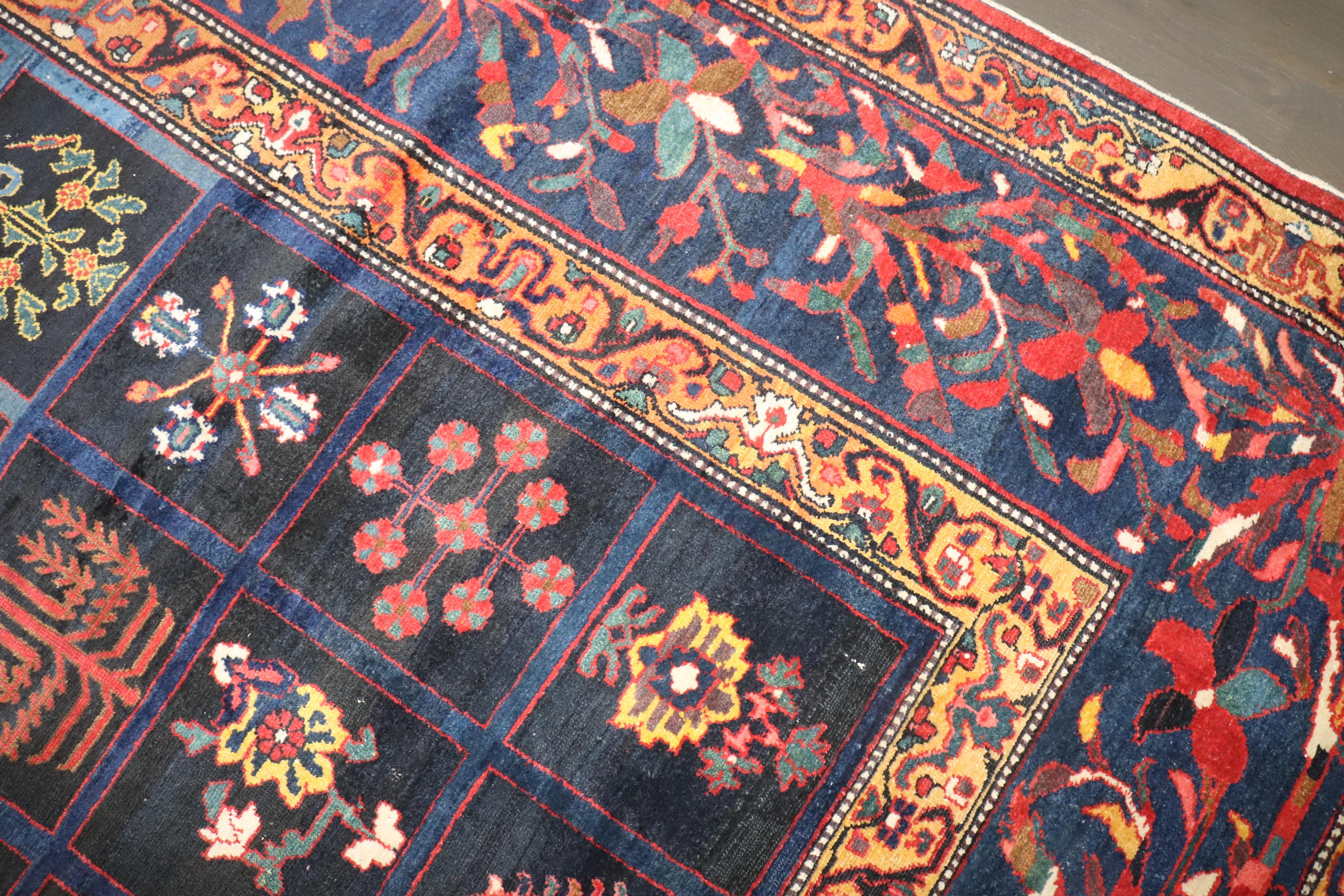 Collection Zabihi  Garden Design Square Antique Persian Bakhtiari Rug en vente 4