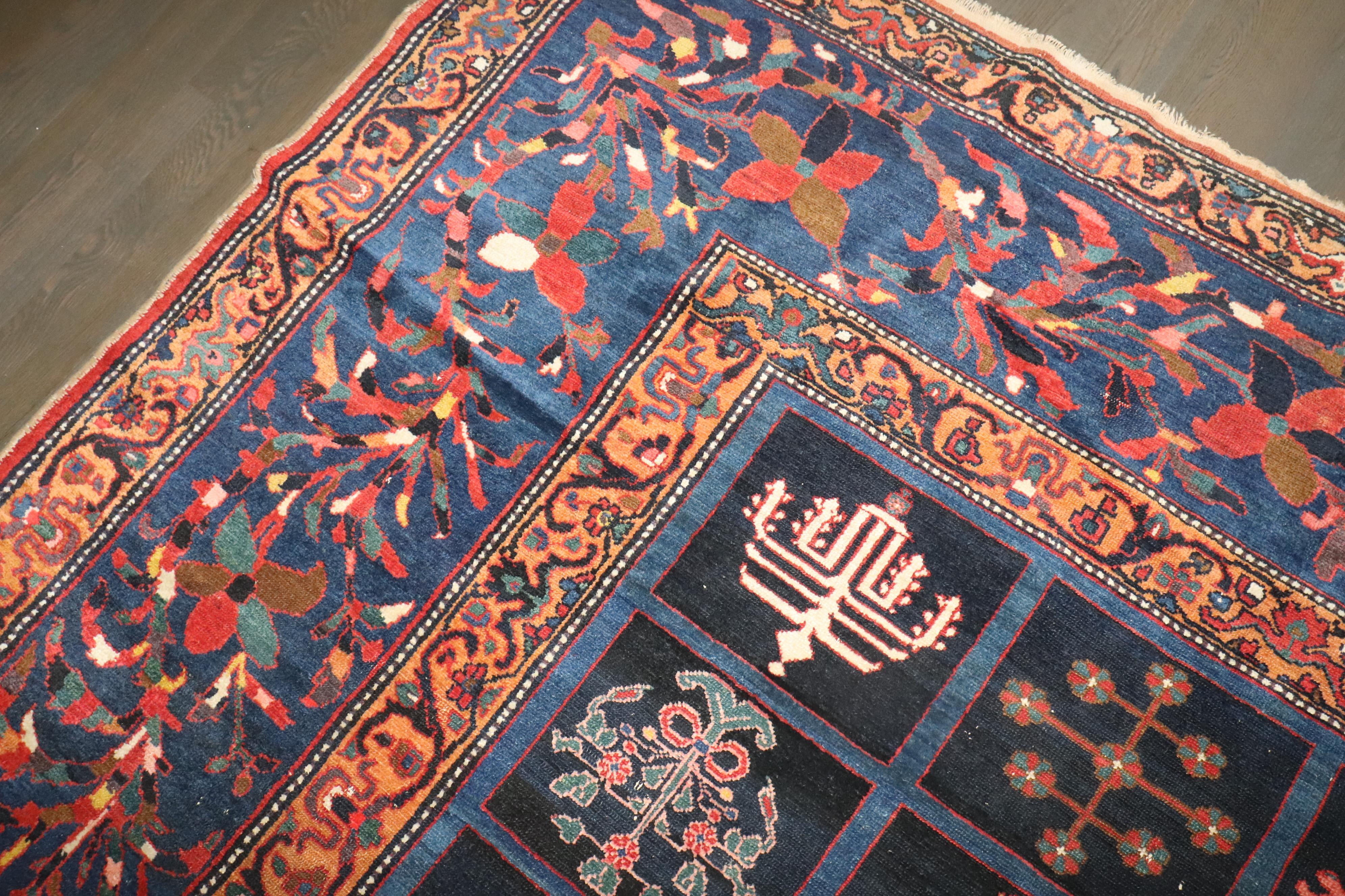 Collection Zabihi  Garden Design Square Antique Persian Bakhtiari Rug en vente 7
