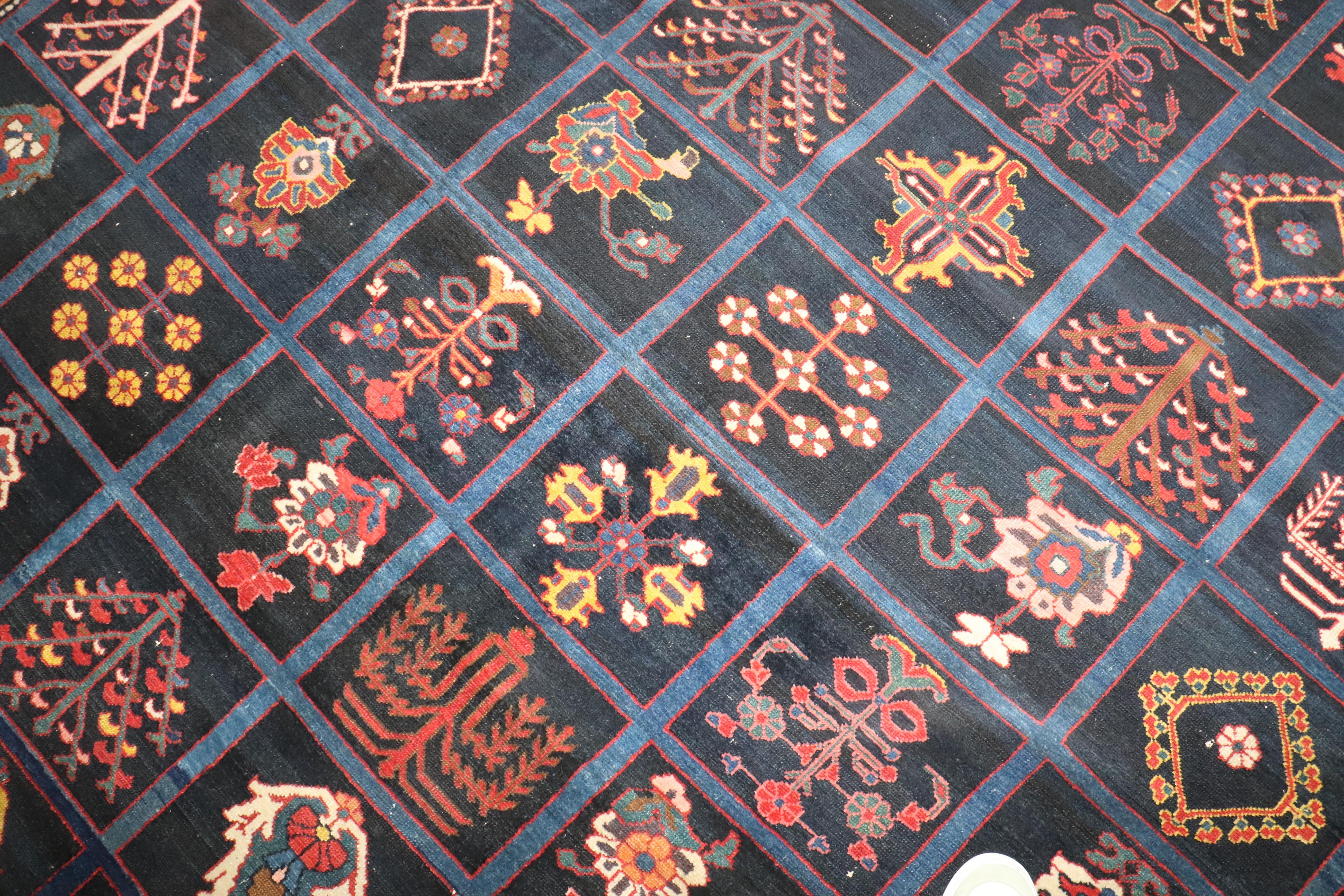 Collection Zabihi  Garden Design Square Antique Persian Bakhtiari Rug en vente 8