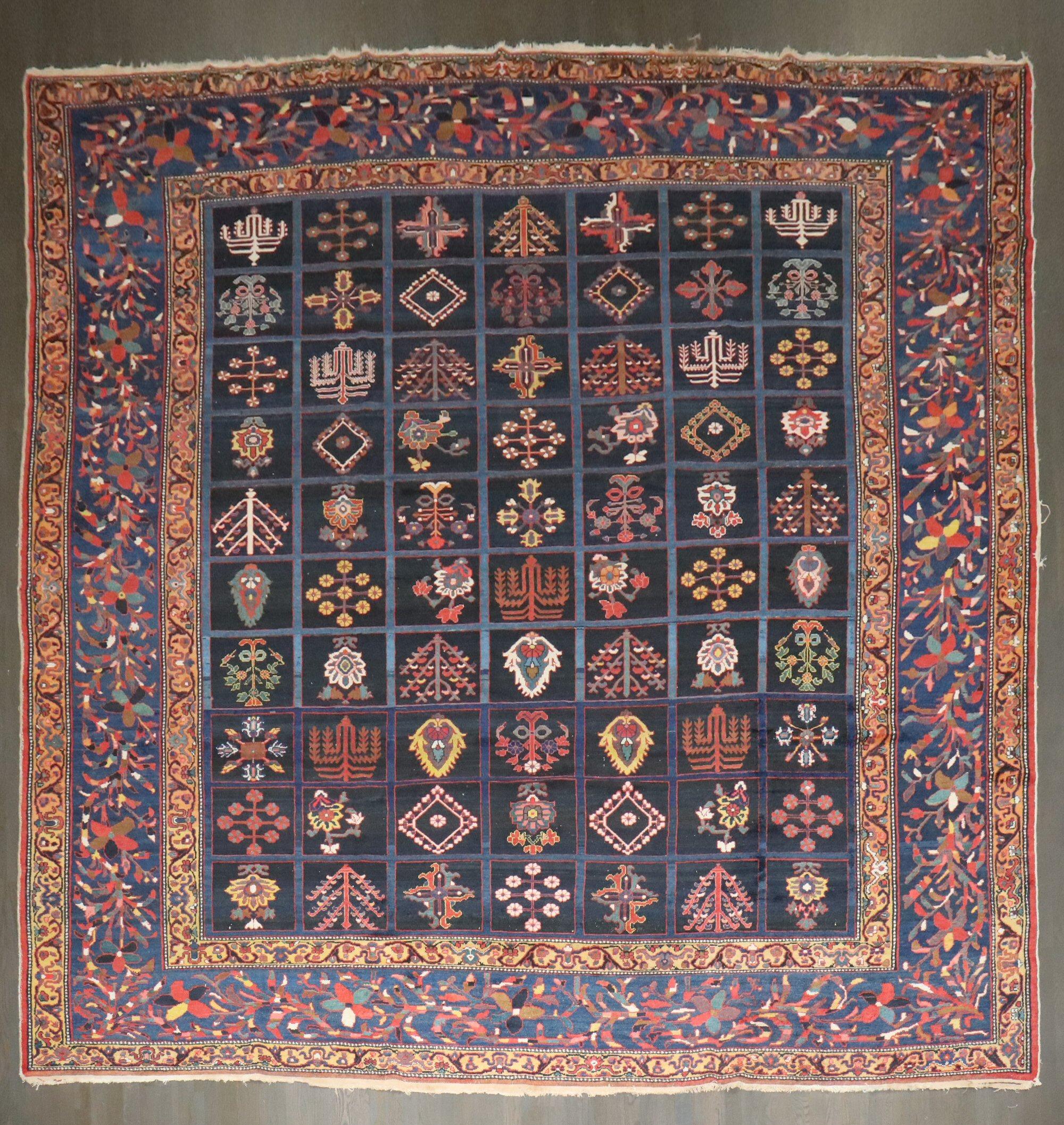 Collection Zabihi  Garden Design Square Antique Persian Bakhtiari Rug Bon état - En vente à New York, NY