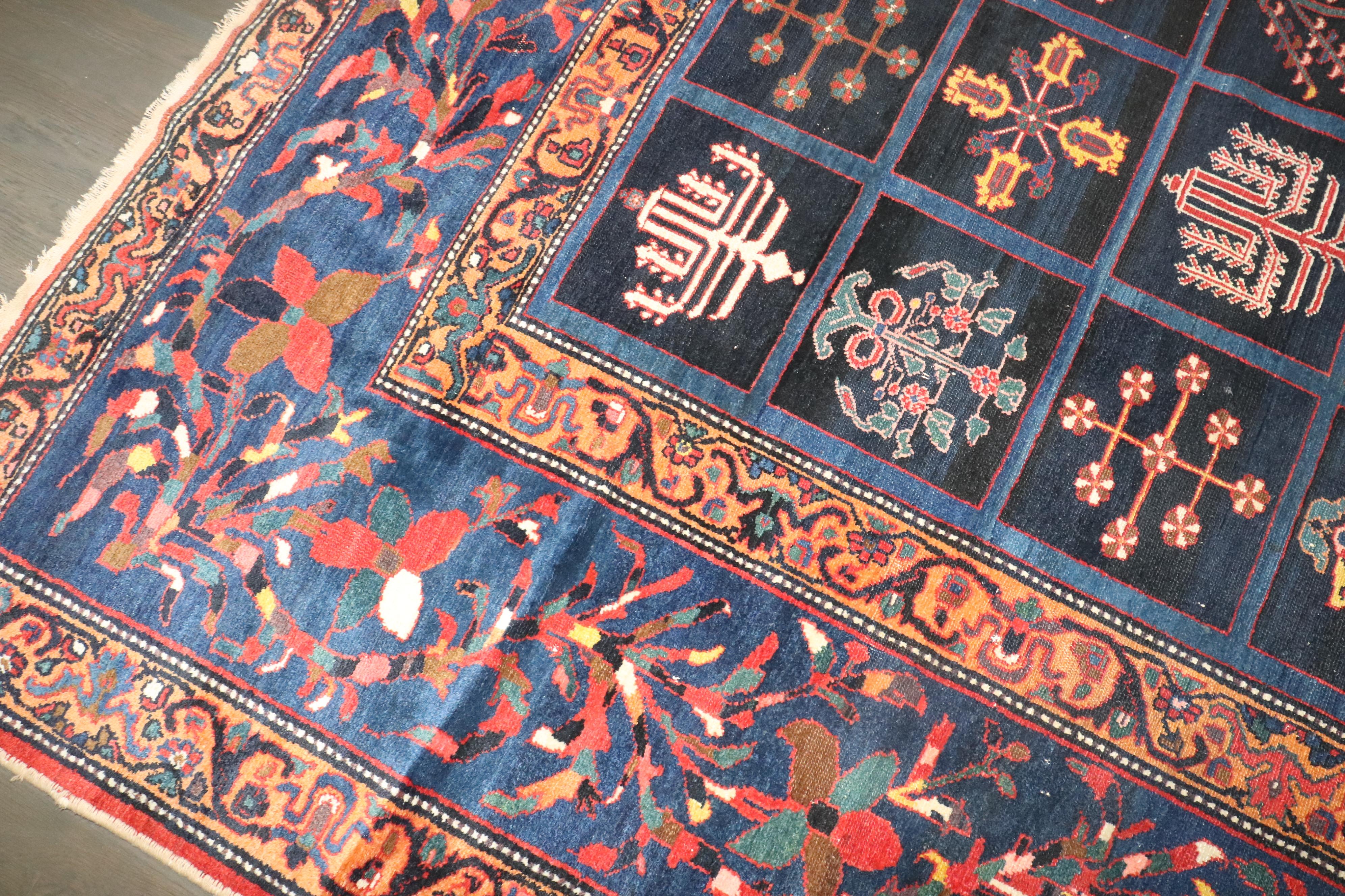 Collection Zabihi  Garden Design Square Antique Persian Bakhtiari Rug en vente 1