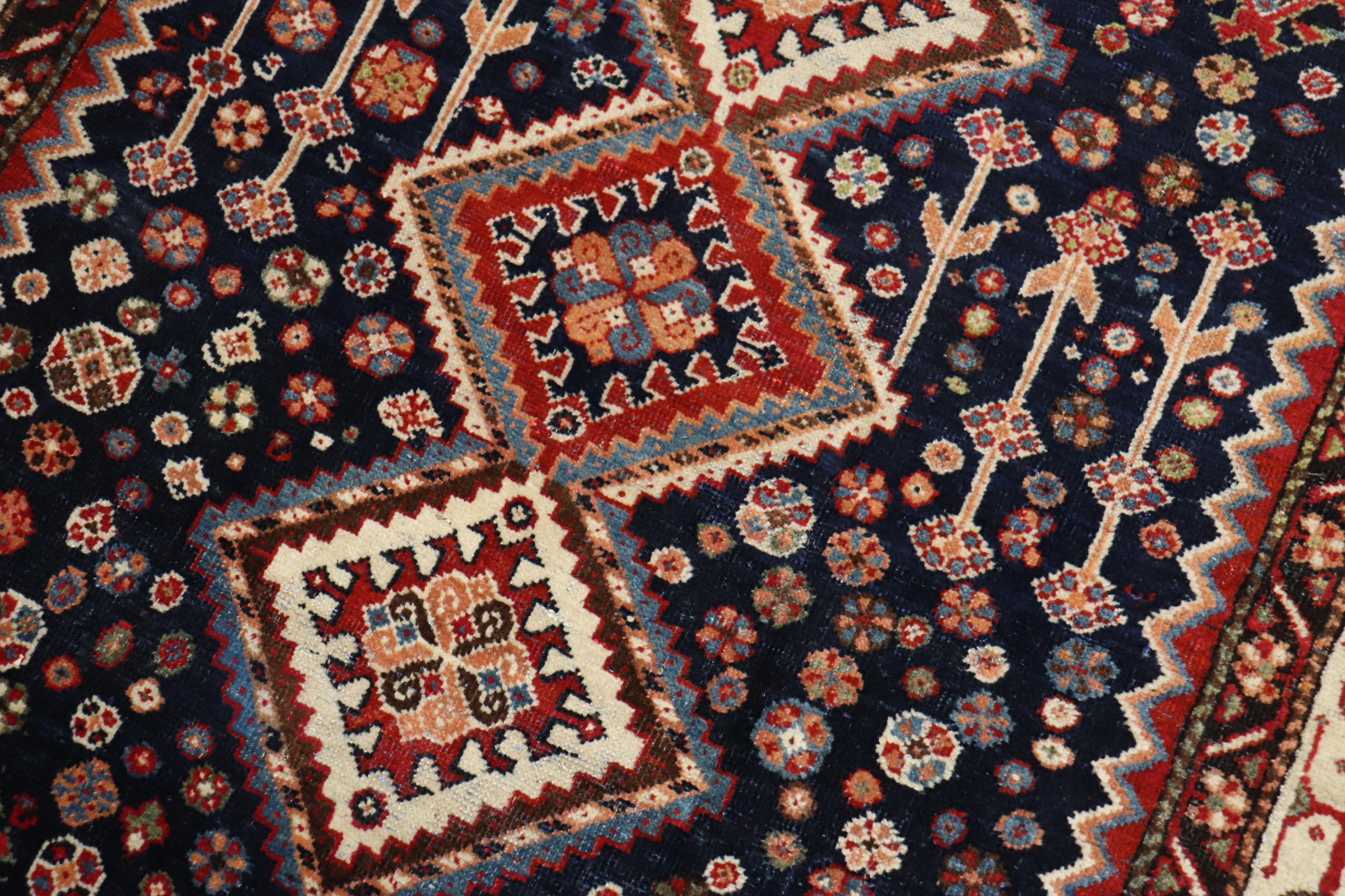 XX secolo Tappeto Zabihi Collection'S Geometrico Antico Persiano Shiraz in vendita