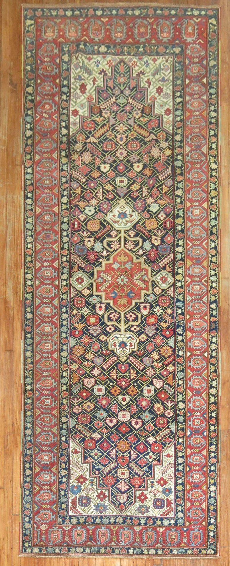 Tapis de couloir géométrique Karabagh Collection Zabihi en vente 2
