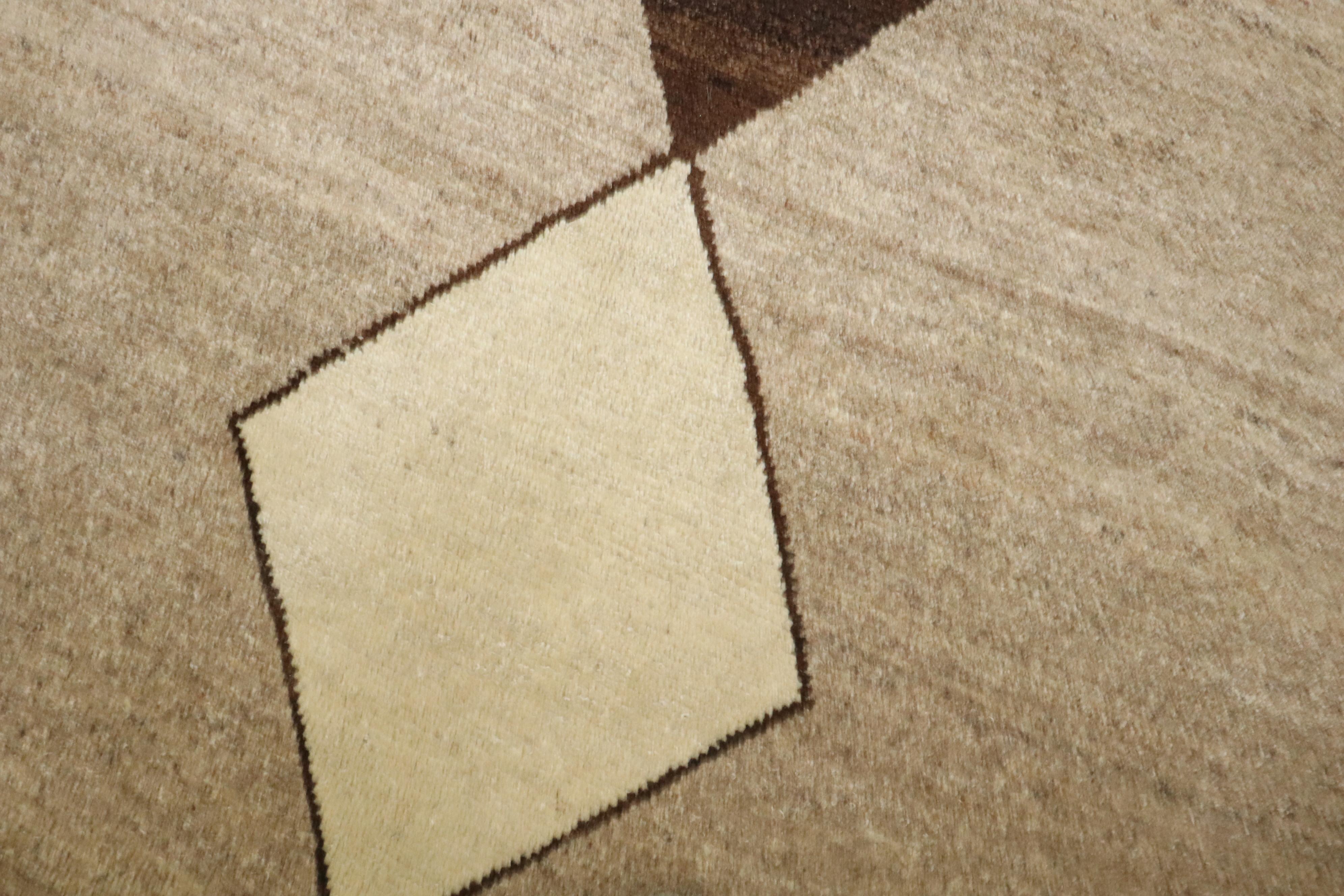 ein persischer Gabbeh-Teppich aus dem 3. Quartal des 20.

Einzelheiten
Teppich nein.	10765
Größe	4' 3