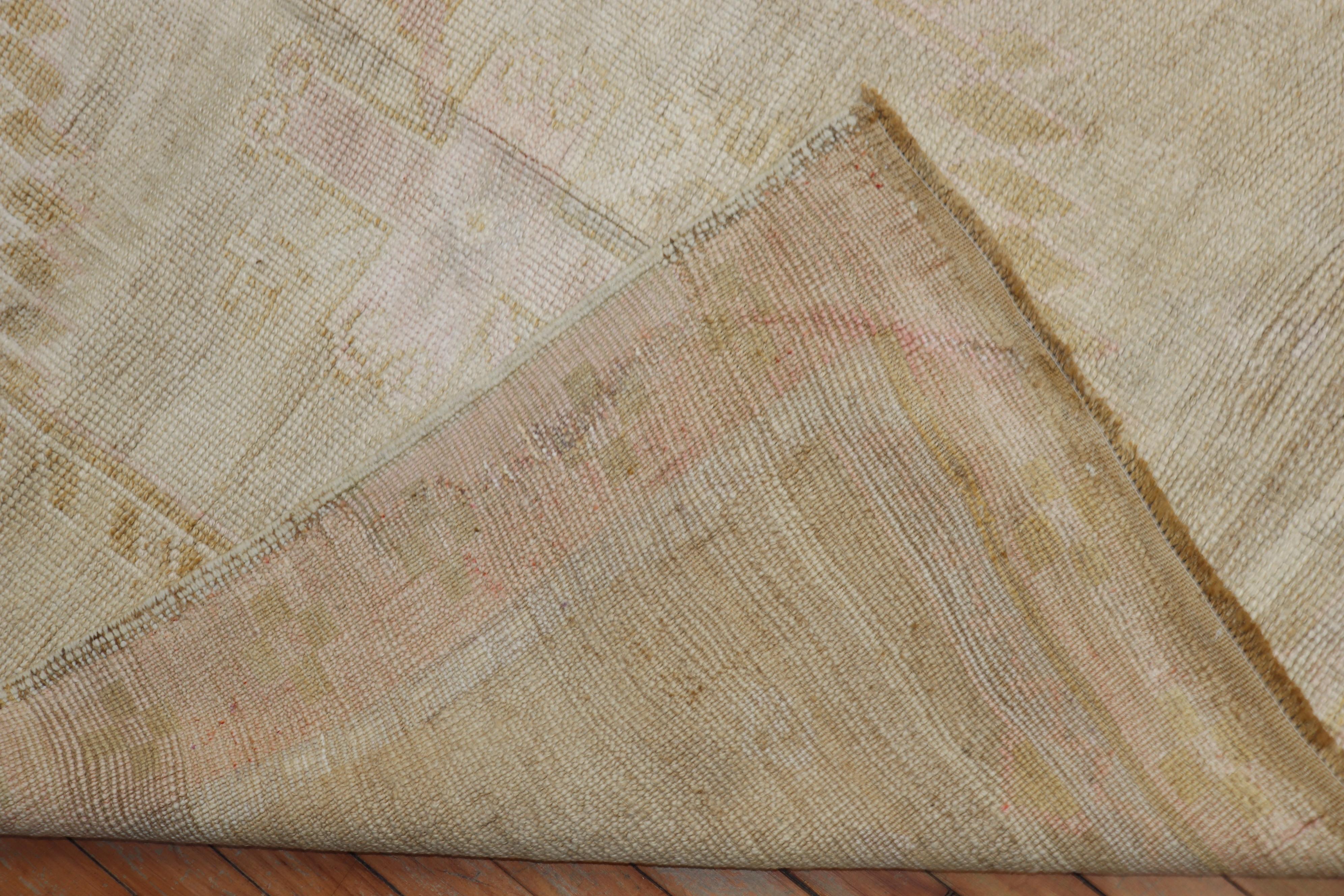 Turco Tappeto turco Zabihi Collection'S Geometric Room di dimensioni quadrate in vendita