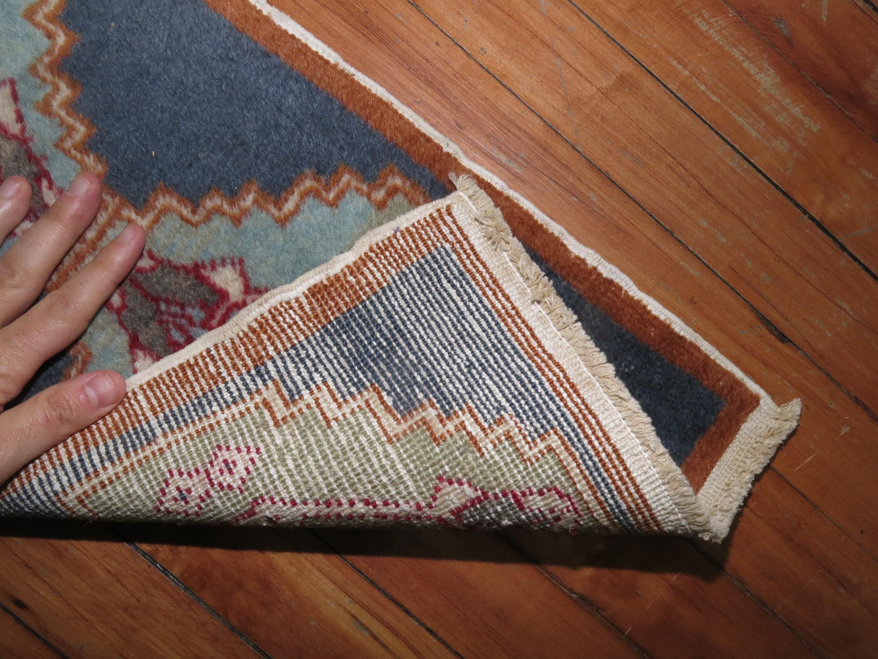 Geometrischer türkischer Anatolischer Throw-Teppich aus der Zabihi-Kollektion (Georgian) im Angebot