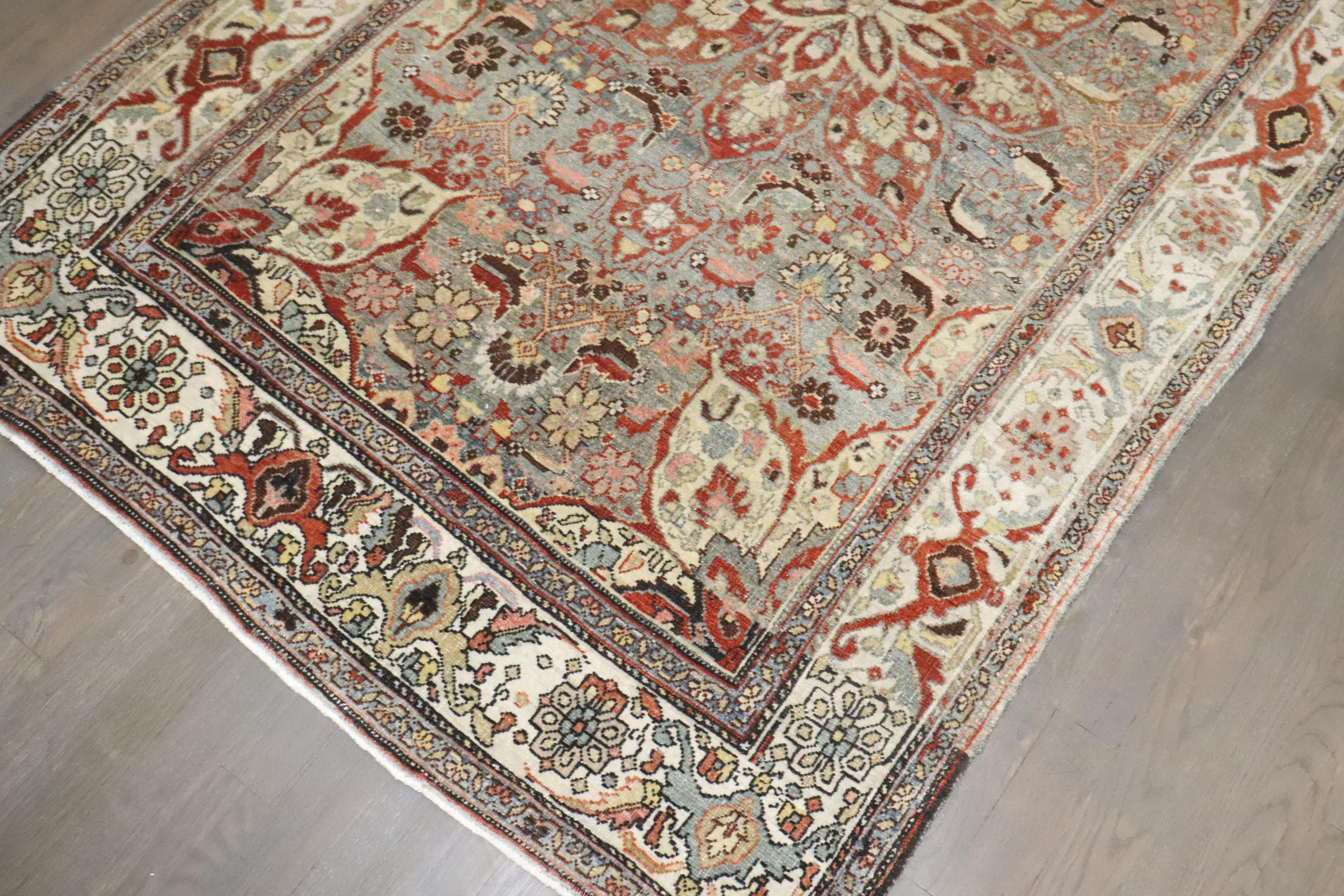 un piccolo Tappeto Sarouk Ferahan persiano del 1920 in prevalenza d'argento

Dettagli
rug no.	j4614
dimensione	3' 7