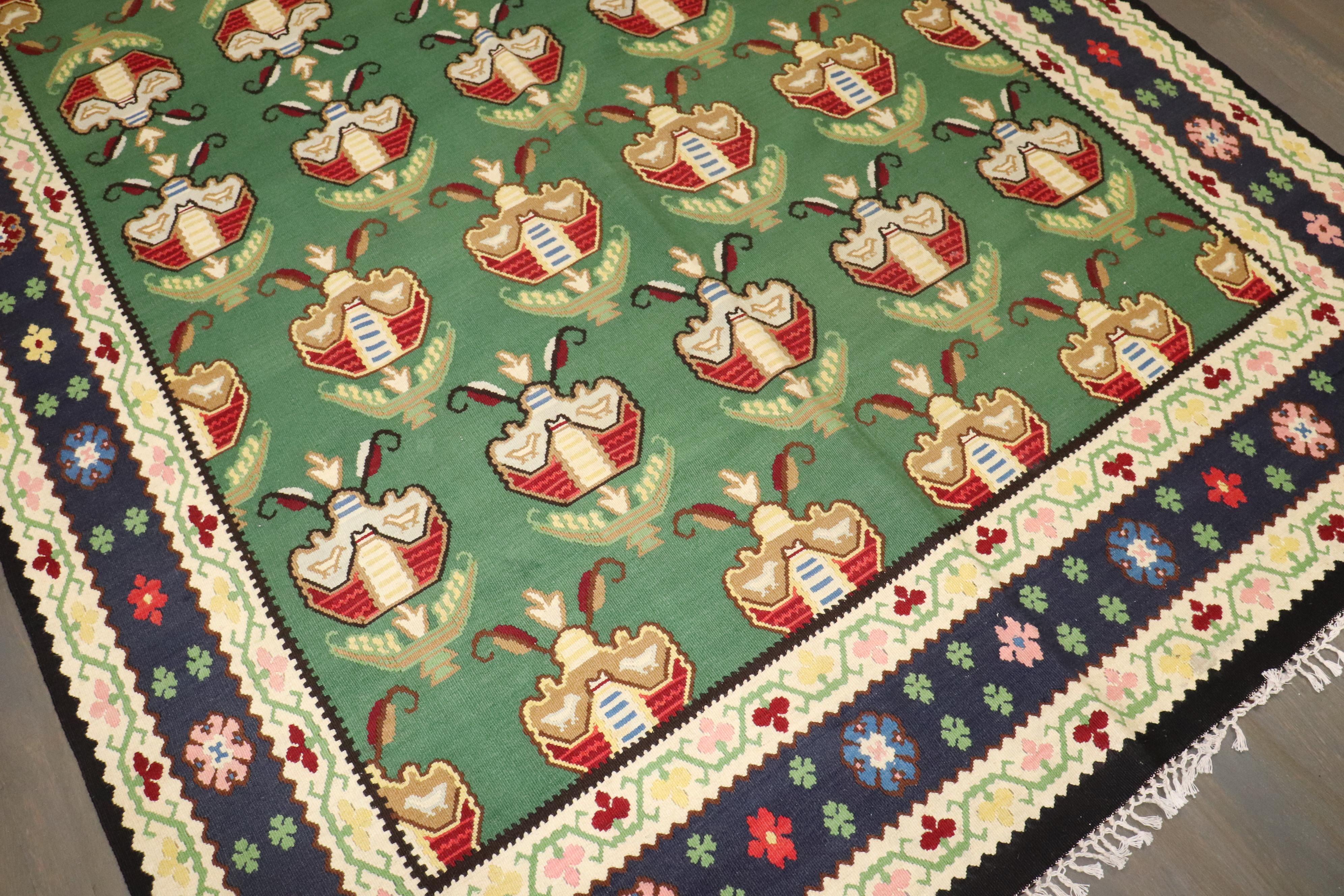 XX secolo Kilim verde di Besserabian della collezione Zabihi in vendita