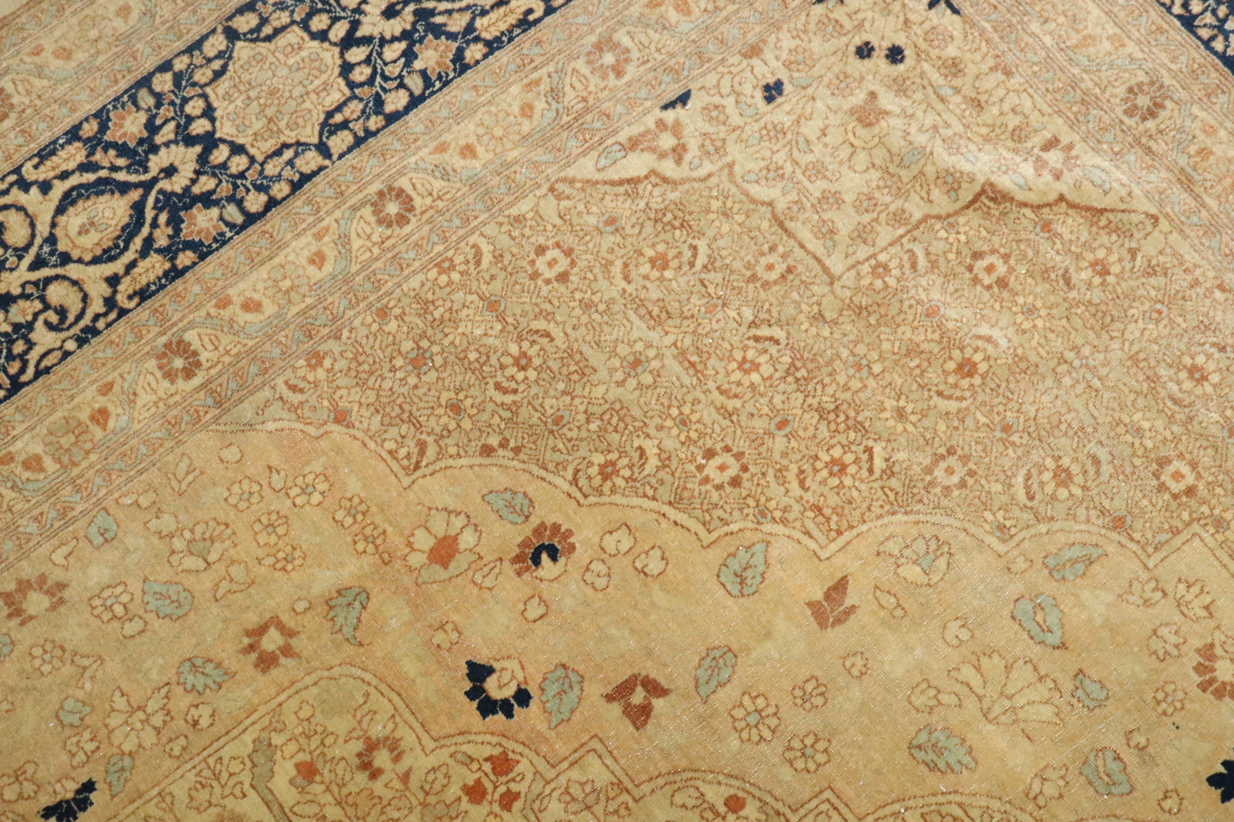 Alfombra antigua Tabriz en Bueno estado para la venta en New York, NY