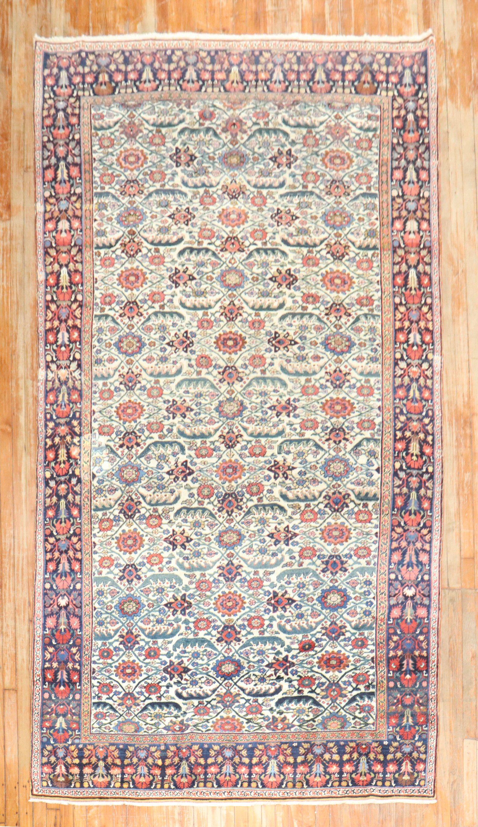 XX secolo Tappeto Zabihi Collection'S Ivory Field Antique Persian Bidjar Gallery (a) Gallery in vendita
