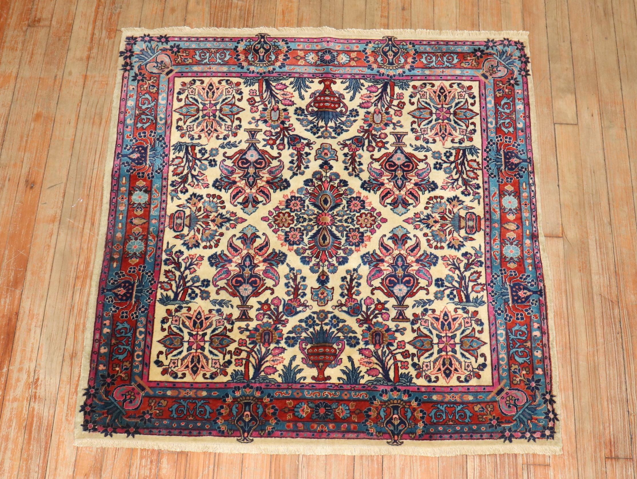 Elfenbeinfarbener quadratischer persischer Kashan-Teppich der Zabihi-Kollektion (Wolle) im Angebot