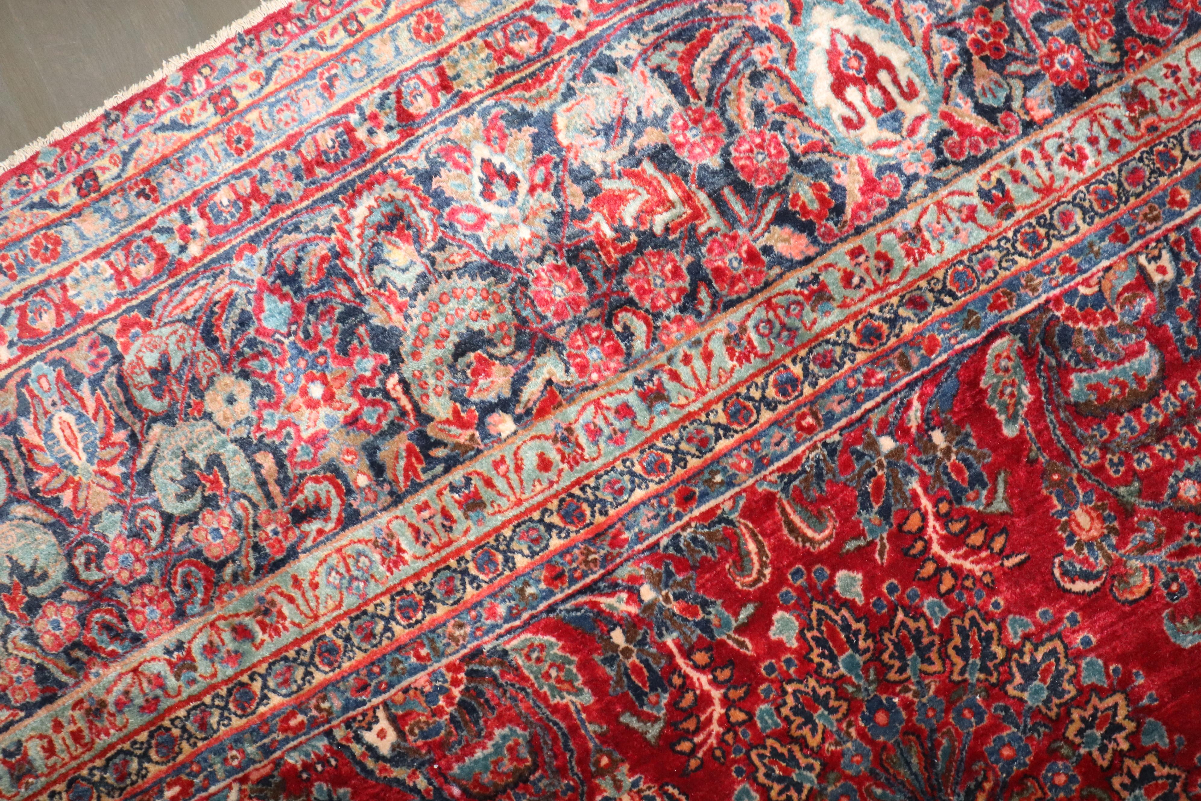 Zabihi Collection Large Antique Persian Sarouk en venta 2