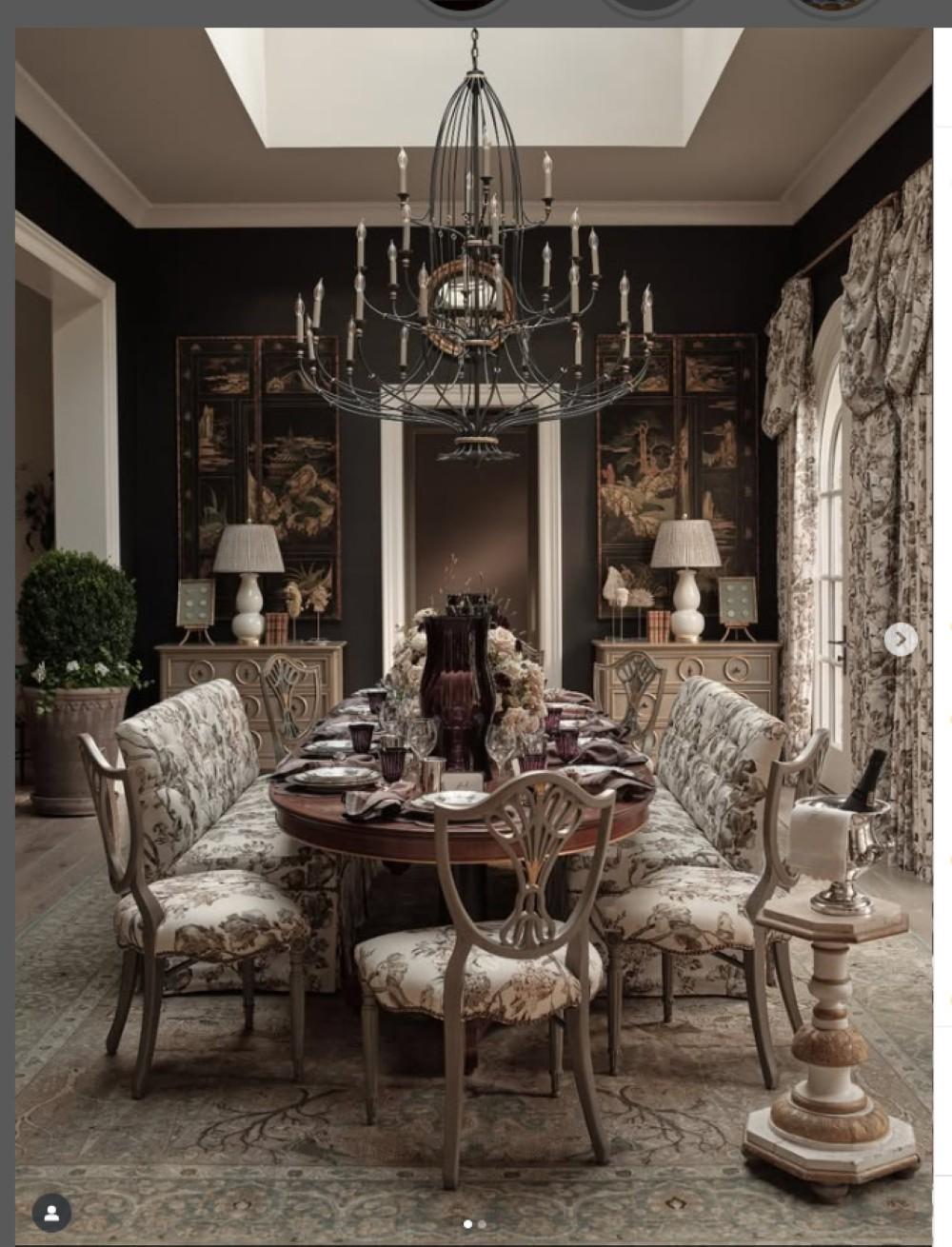 Zabihi Collection Großer antiker Bildteppich aus Täbris im Angebot 3