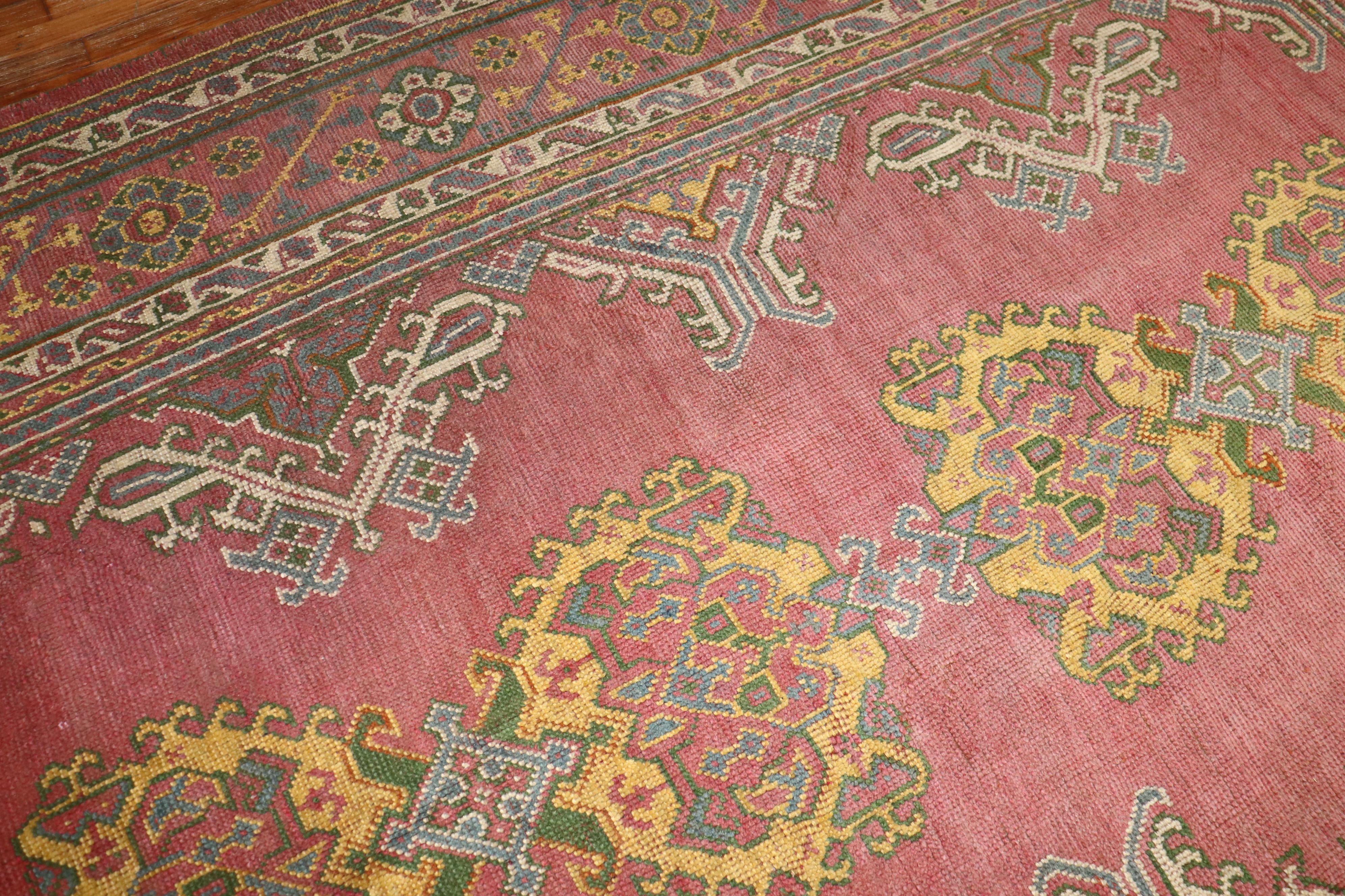 Colección Zabihi Alfombra Oushak Turca Antigua Grande en Bueno estado para la venta en New York, NY