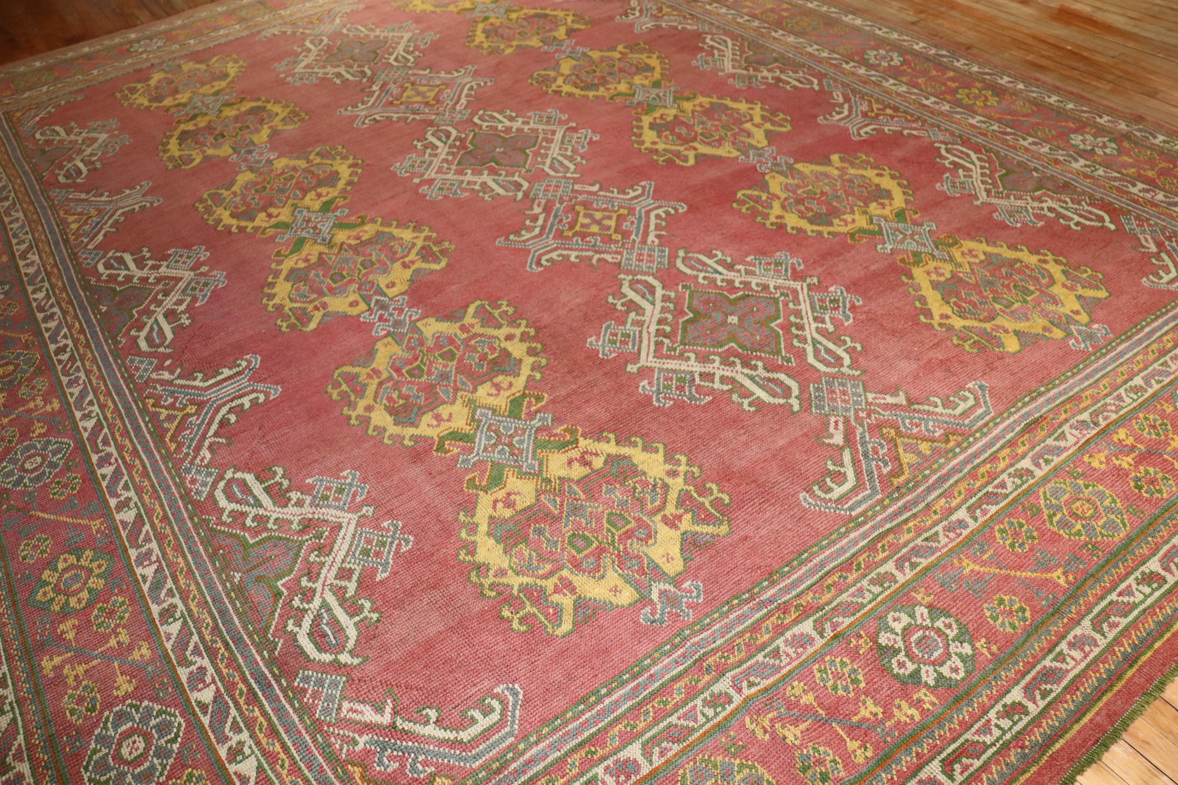 Colección Zabihi Alfombra Oushak Turca Antigua Grande en venta 1