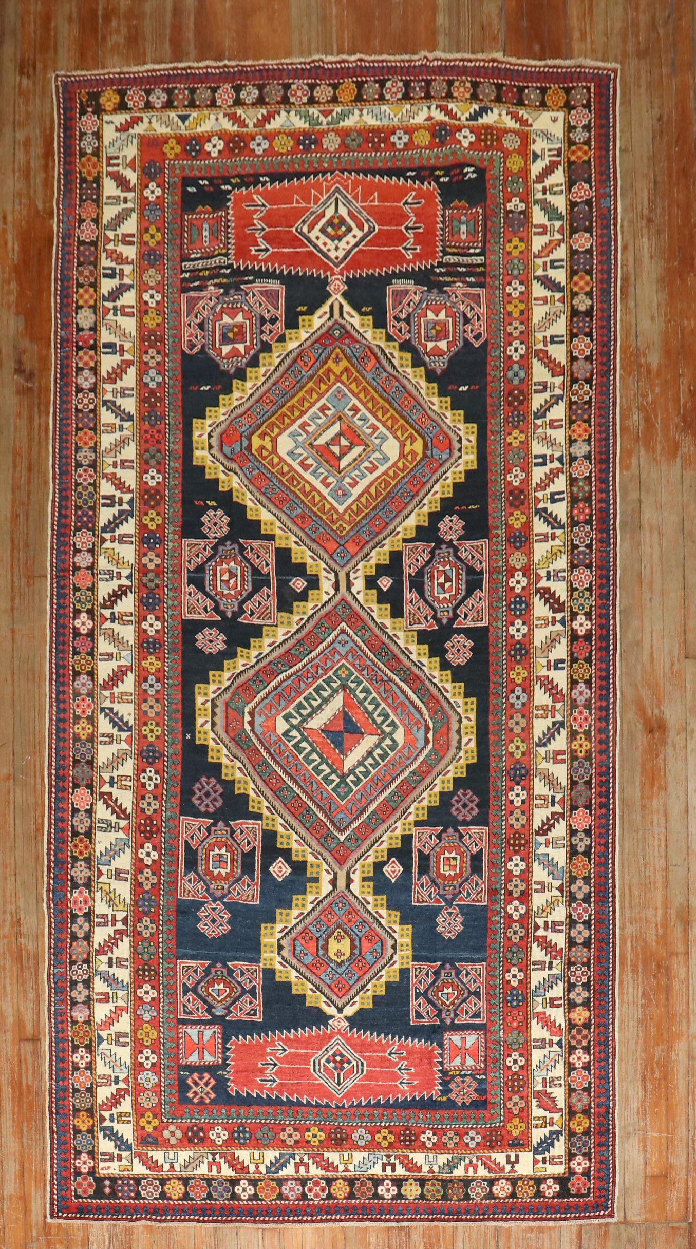 un tapis ancien Shirvan de la fin du XIXe siècle, de la taille d'une galerie

Détails
rug no.	j3417
taille	5' x 10' 8