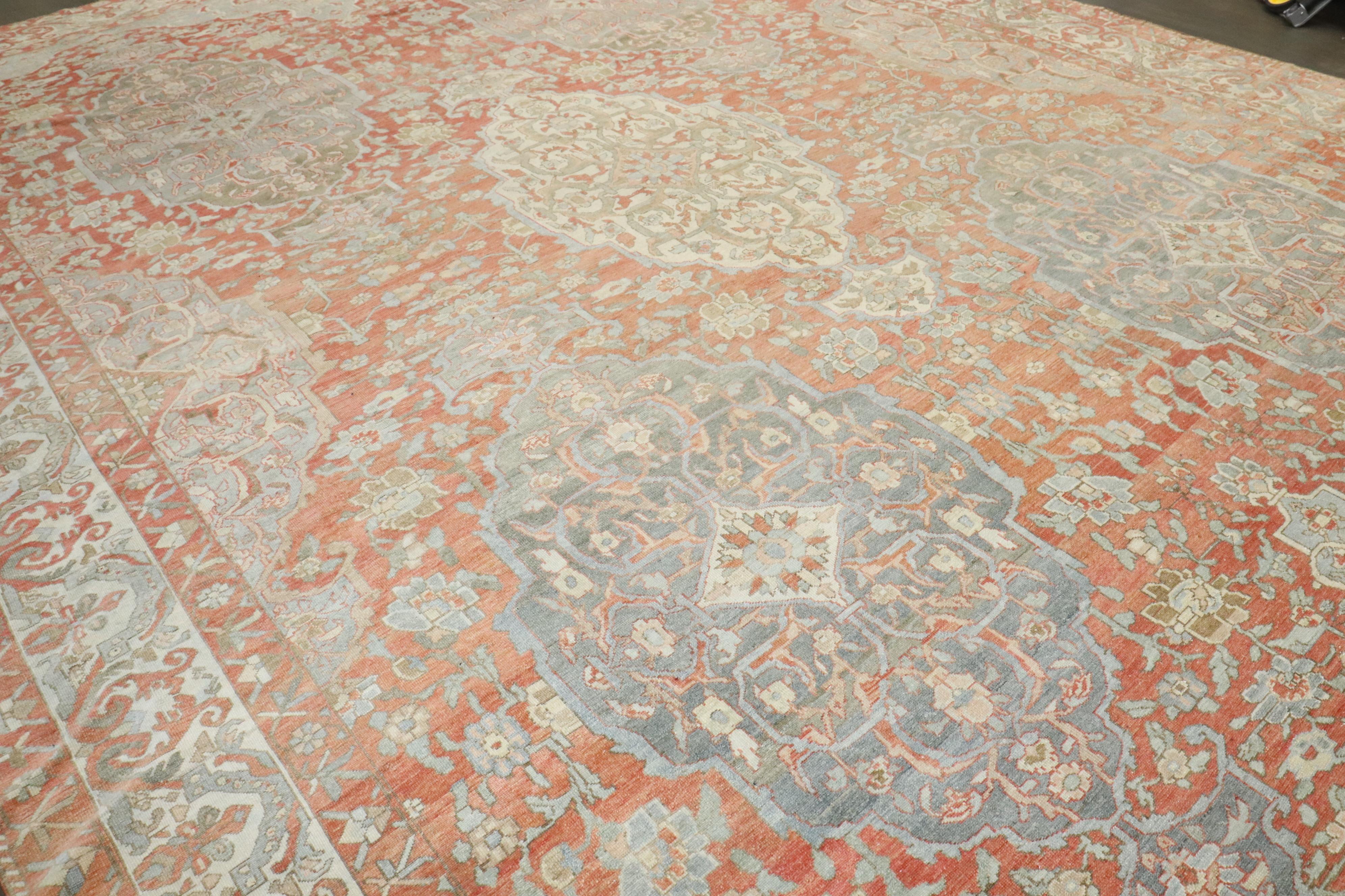 Tapis Bakhtiari persan ancien à grande échelle de la collection Zabihi en vente 3