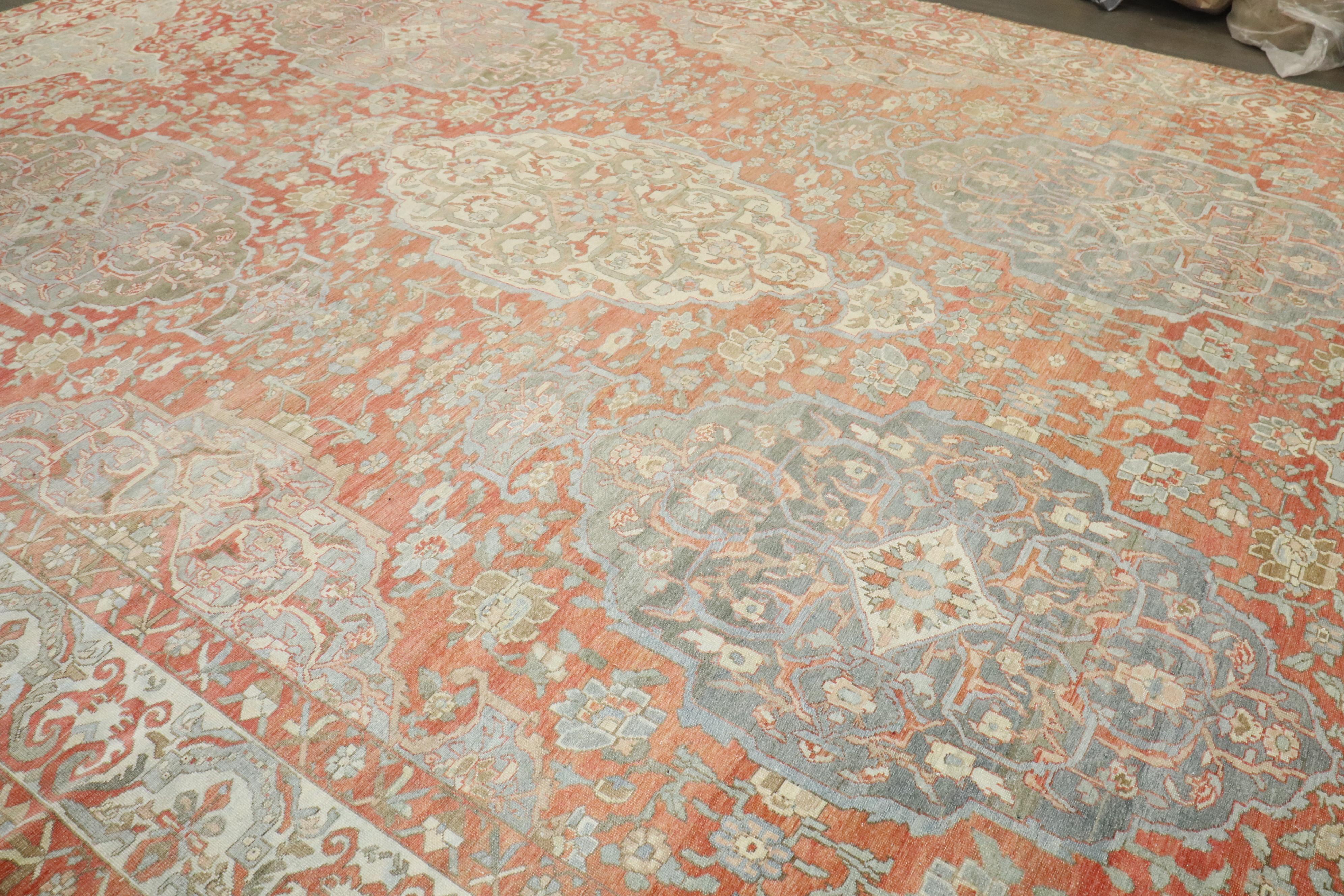 Tissé à la main Tapis Bakhtiari persan ancien à grande échelle de la collection Zabihi en vente