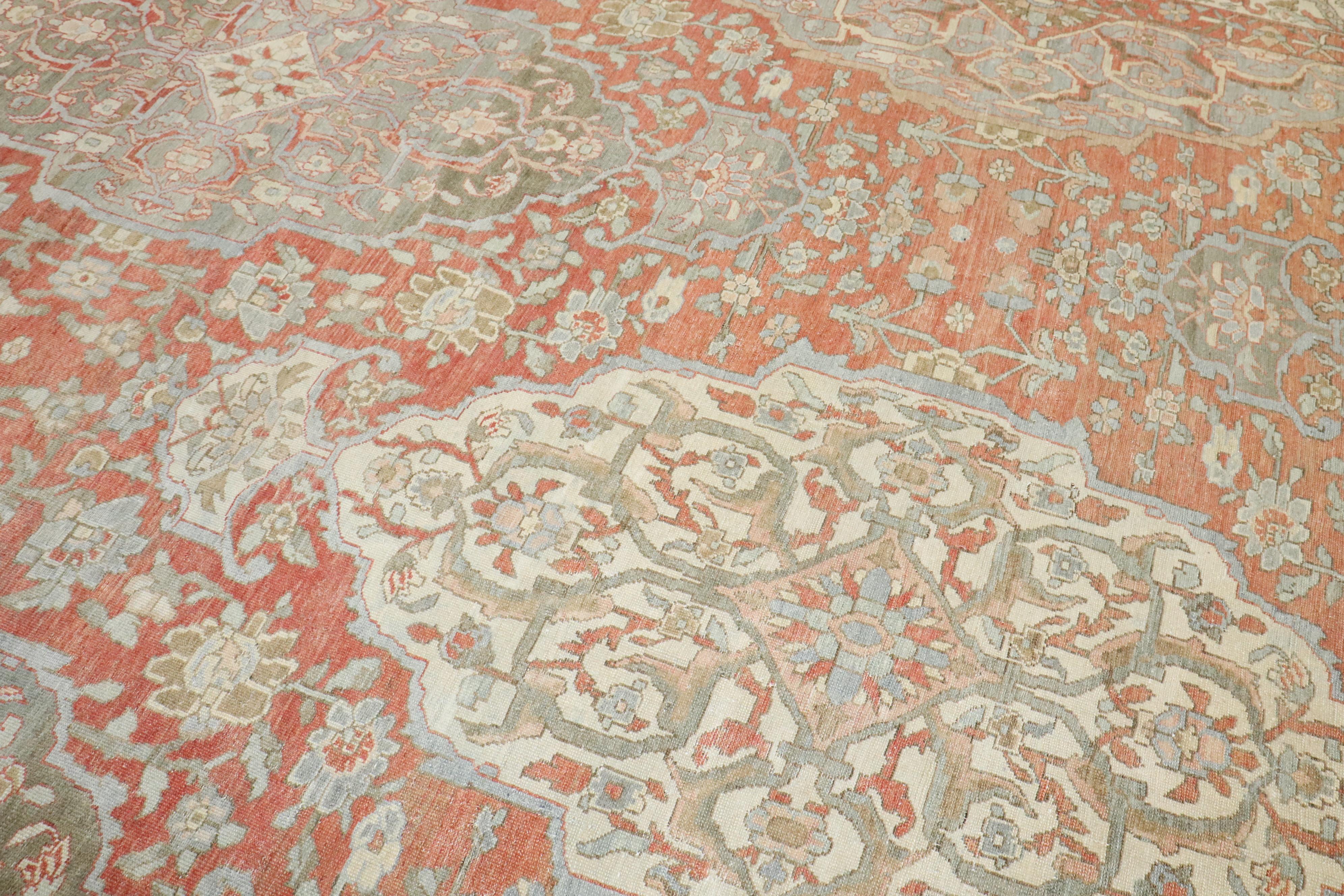 Laine Tapis Bakhtiari persan ancien à grande échelle de la collection Zabihi en vente
