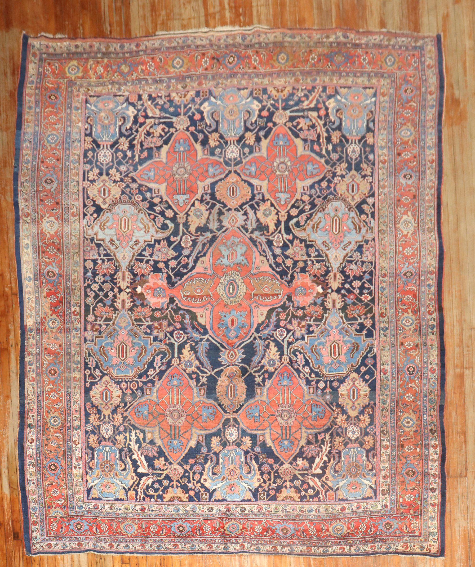 Zabihi Collection Großer Maßstab Getragener Antiker Persischer Bidjar Teppich im Angebot 5